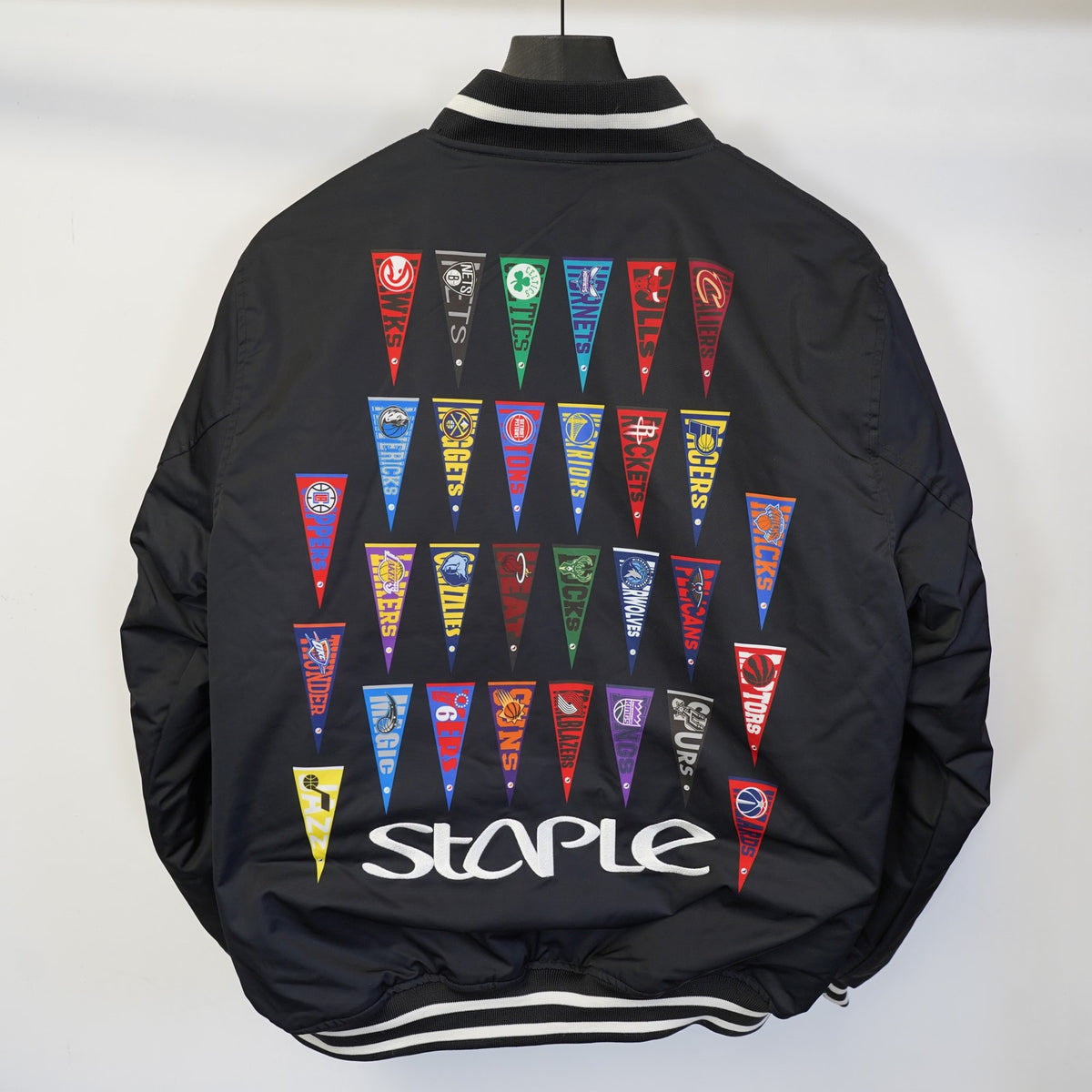 (M) NBA x Staple Sewn Satin Bomber Jacket Men's M Black Retro All Teams Pennant
