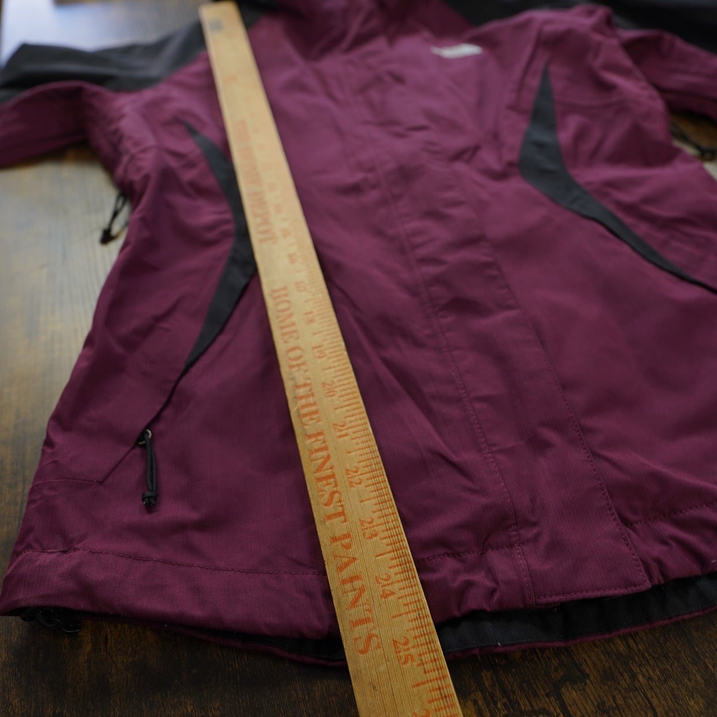 (Women's XS) The North Face HyVent Rain Jacket Maroon Black Gorpcore Granolaa