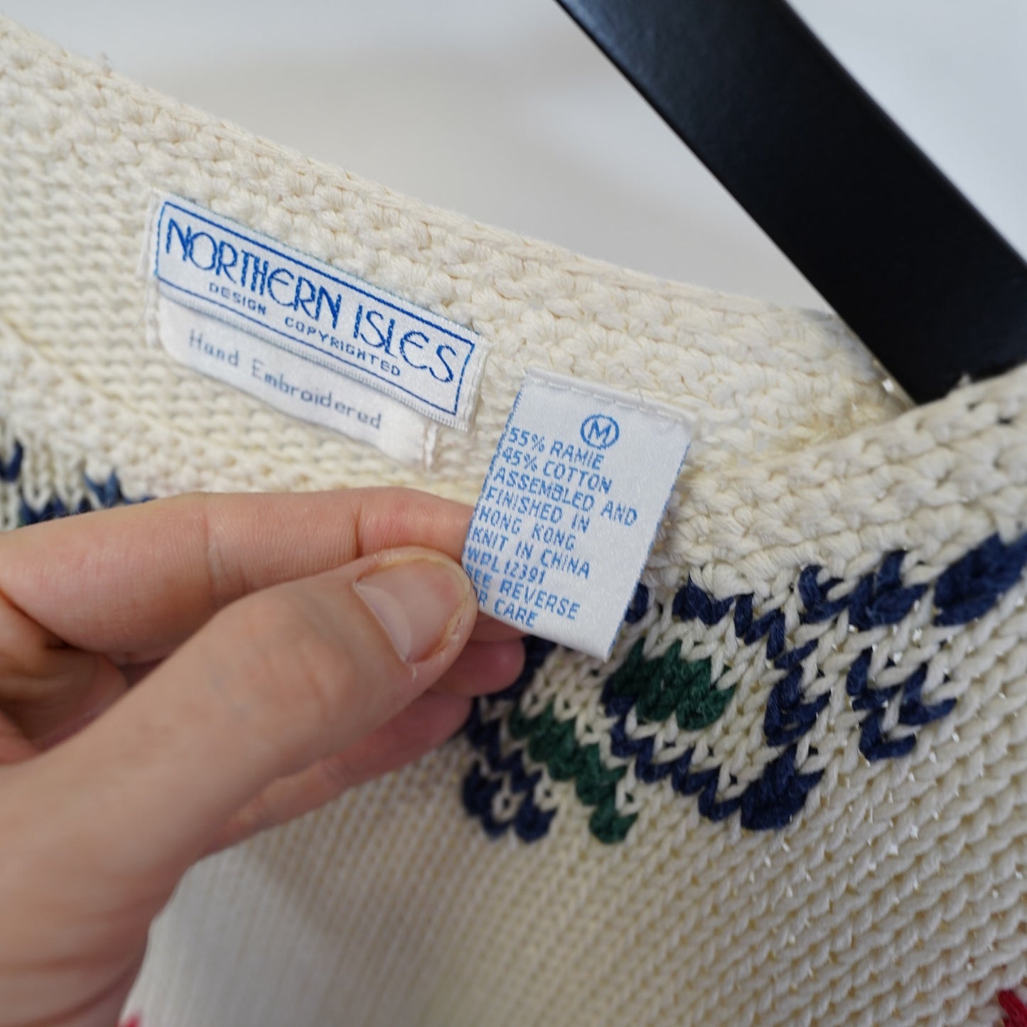 (Women's M) Vintage Northern Isles Floral Hand Knit Sweater Women's M Cottage Flower 90s