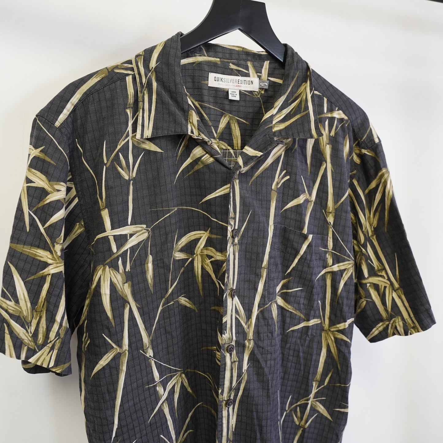 Vintage Quicksilver Y2K Surf & Skate Hawaiian Shirt Men's L Black Retro 2000s