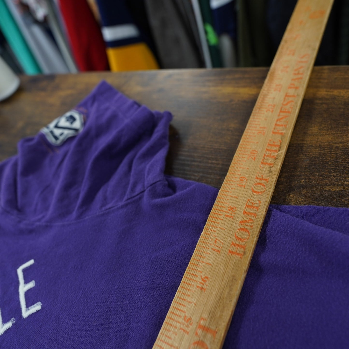 (M) Vintage Aeropostale Embroidered T-Shirt Men's M Purple Y2K 2000s Sewn Preppy
