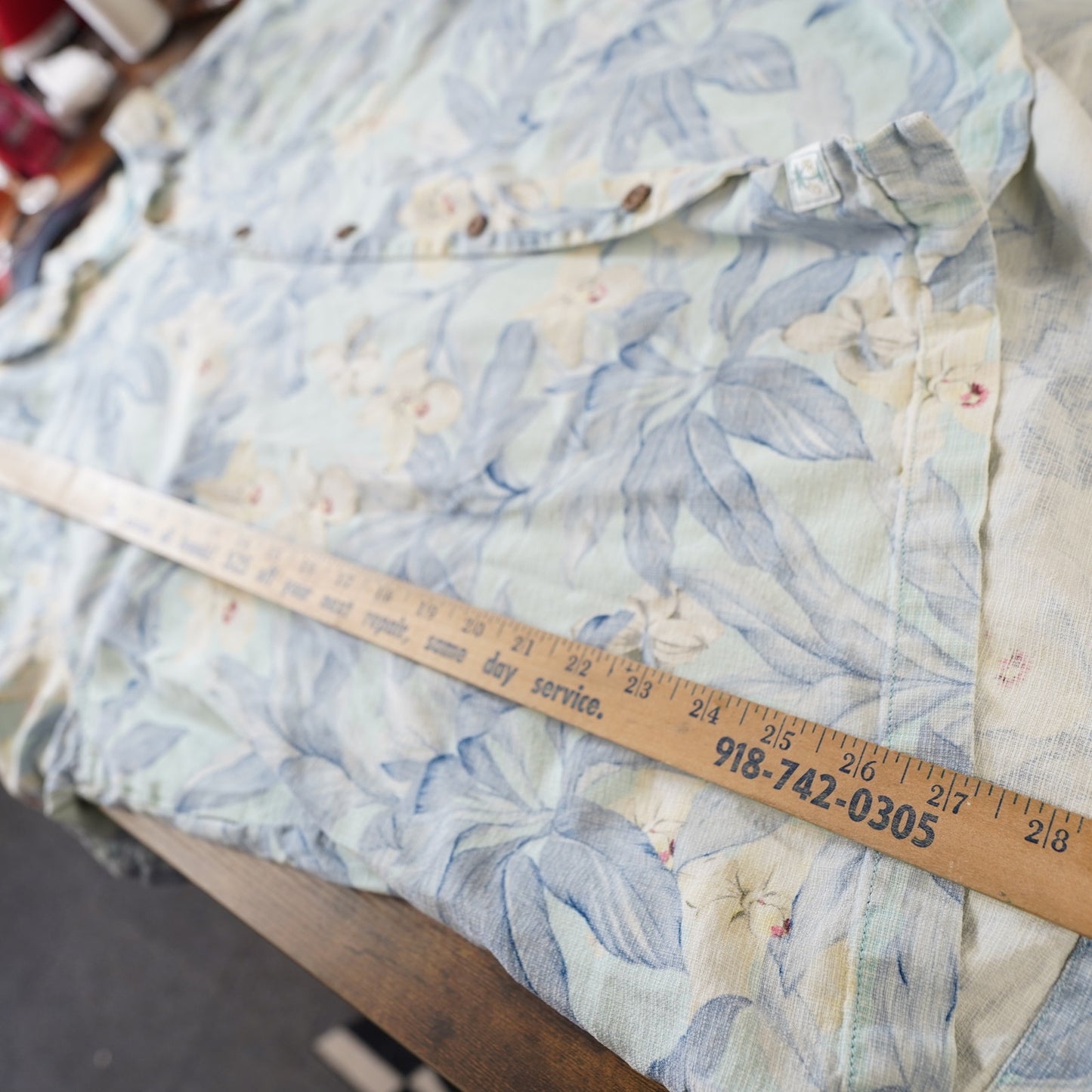 (XXL) Vintage Tommy Bahama 100% Silk Hawaiian Button Up Shirt Men's XXL Floral Blue