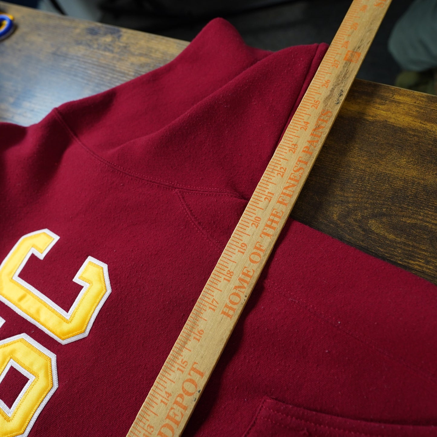 (M) Vintage USC Trojans Embroidered Russell Athletic Hoodie Men's M Red Y2K Retro