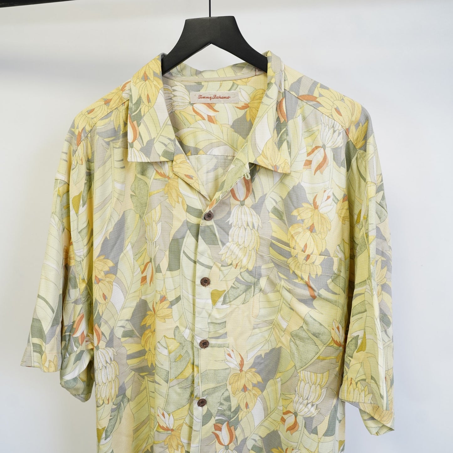 (XXL) Vintage Tommy Bahama Hawaiian Shirt Men's 2XL Yellow Tropical Banana Palm Trees