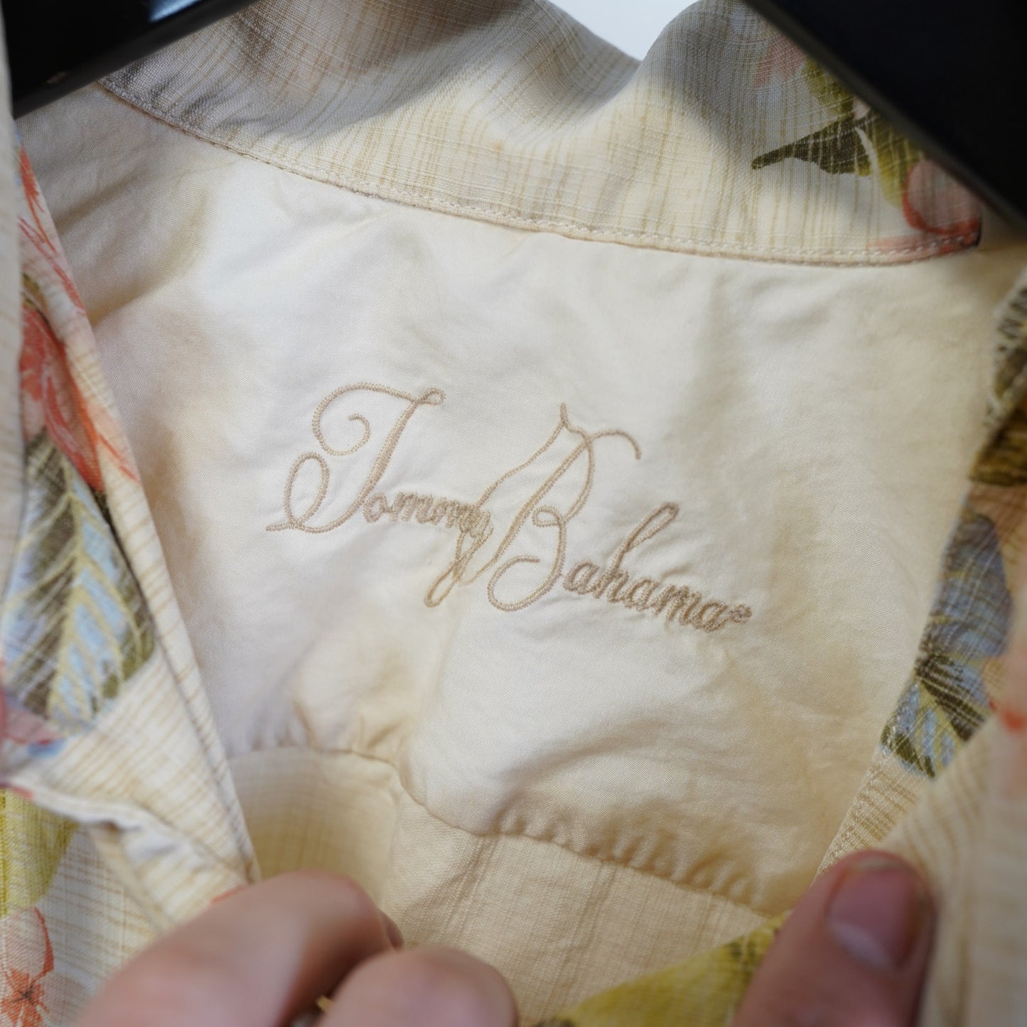 (XL) Vtg Tommy Bahama 100% Silk Hawaiian Shirt Men's XL Tan Floral Tropical Palm Tree