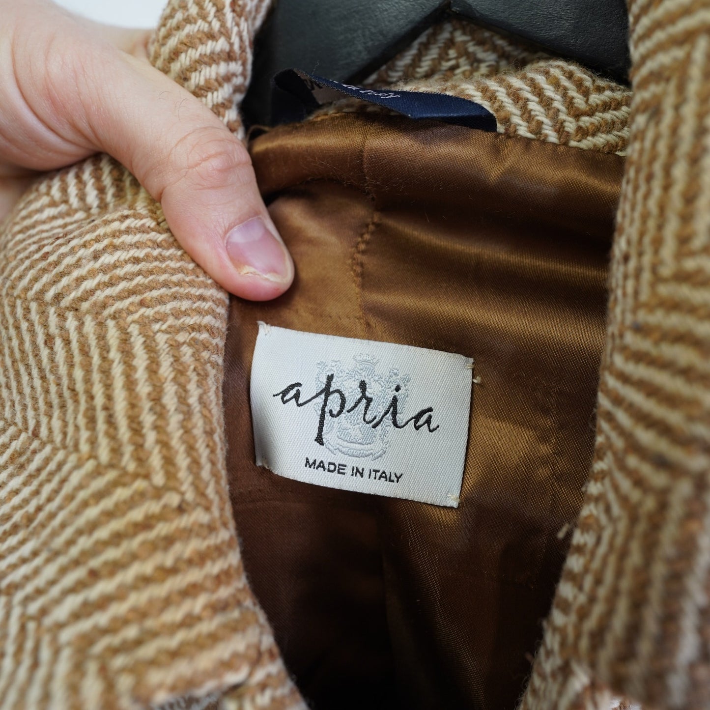 (Women's S) Vintage Apria Italy Herringbone Wool Tan Overcoat Women's S Full Length Mob Wife