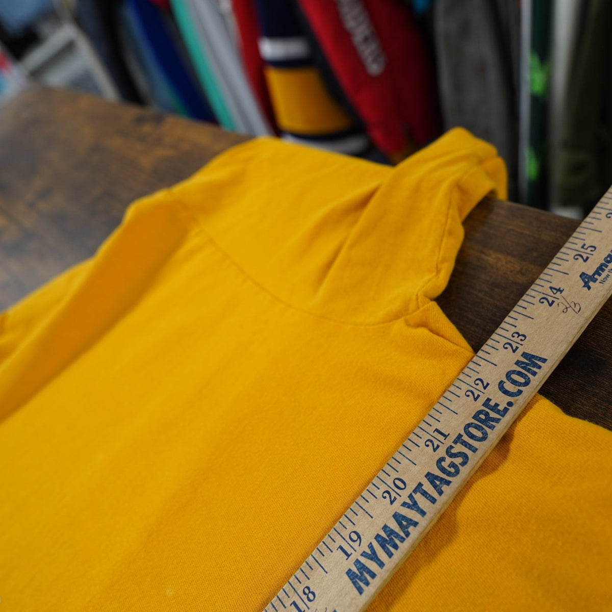 (L) University of California Berkley Nike Center Swoosh T-Shirt Men's L Yellow Cal