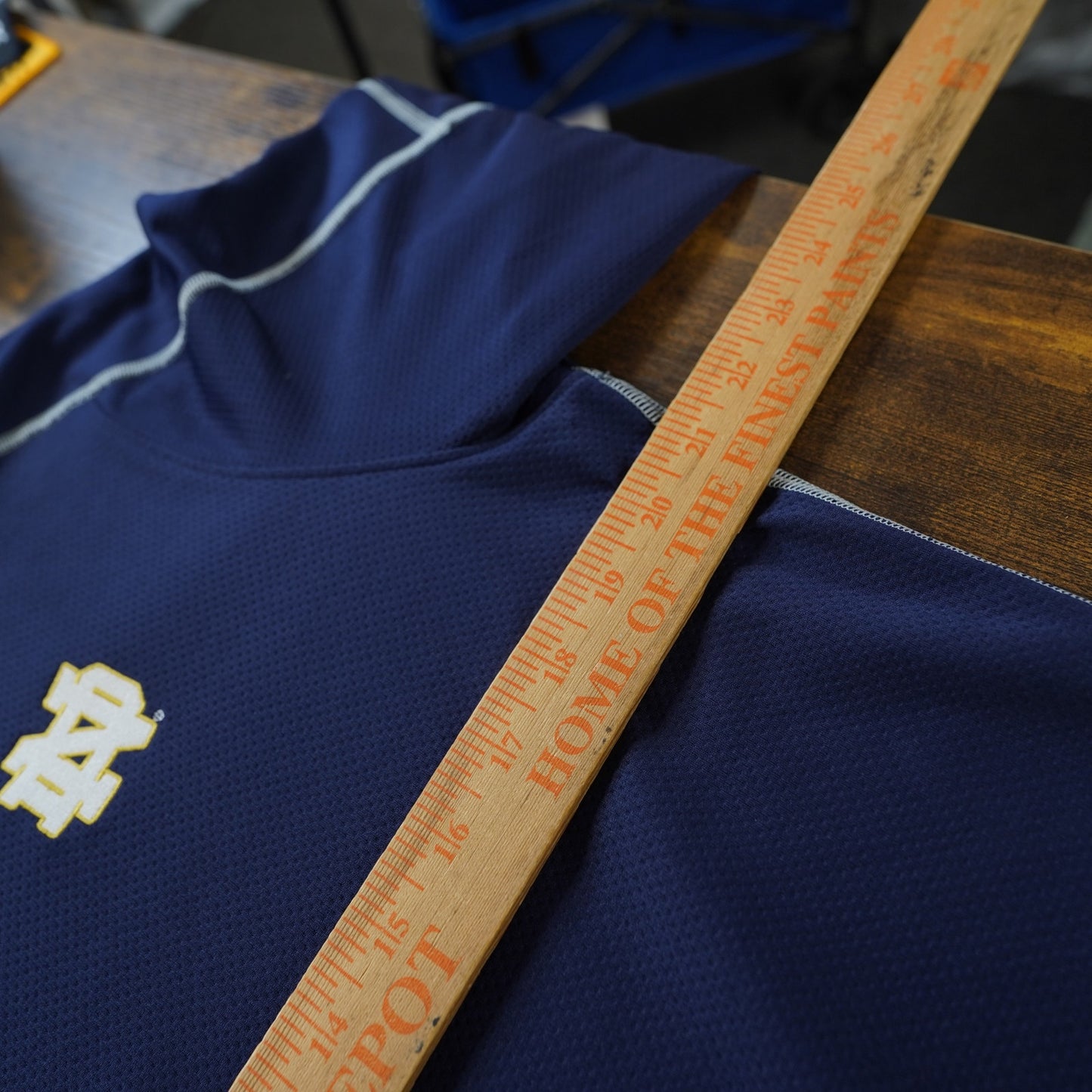 (M) Notre Dame Under Armour Loose Fit 1/4 Zip Pullover Men's M Blue Fighting Irish