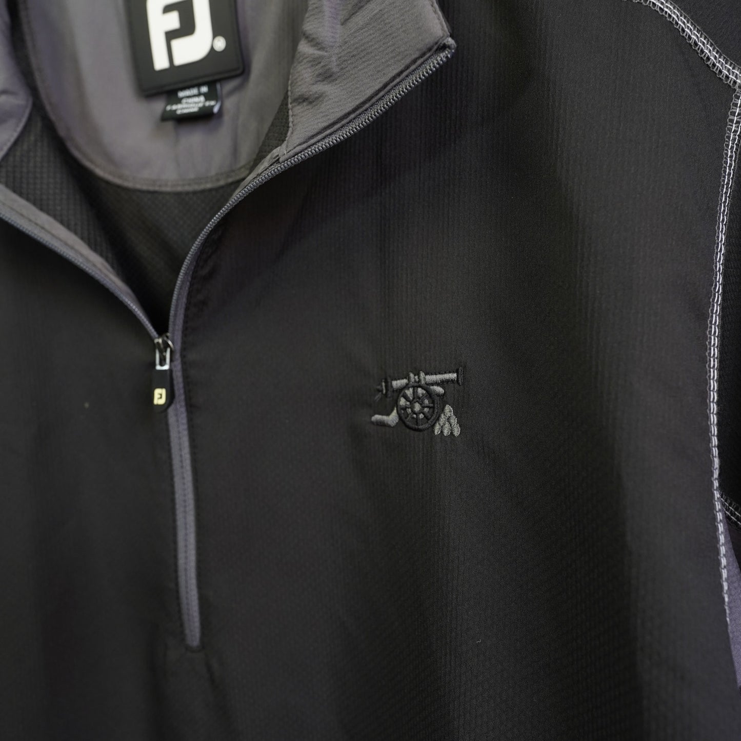 (L) FootJoy Sport Short Sleeve Golf Windshirt Men's L Sewn Cannon Black Charcoal