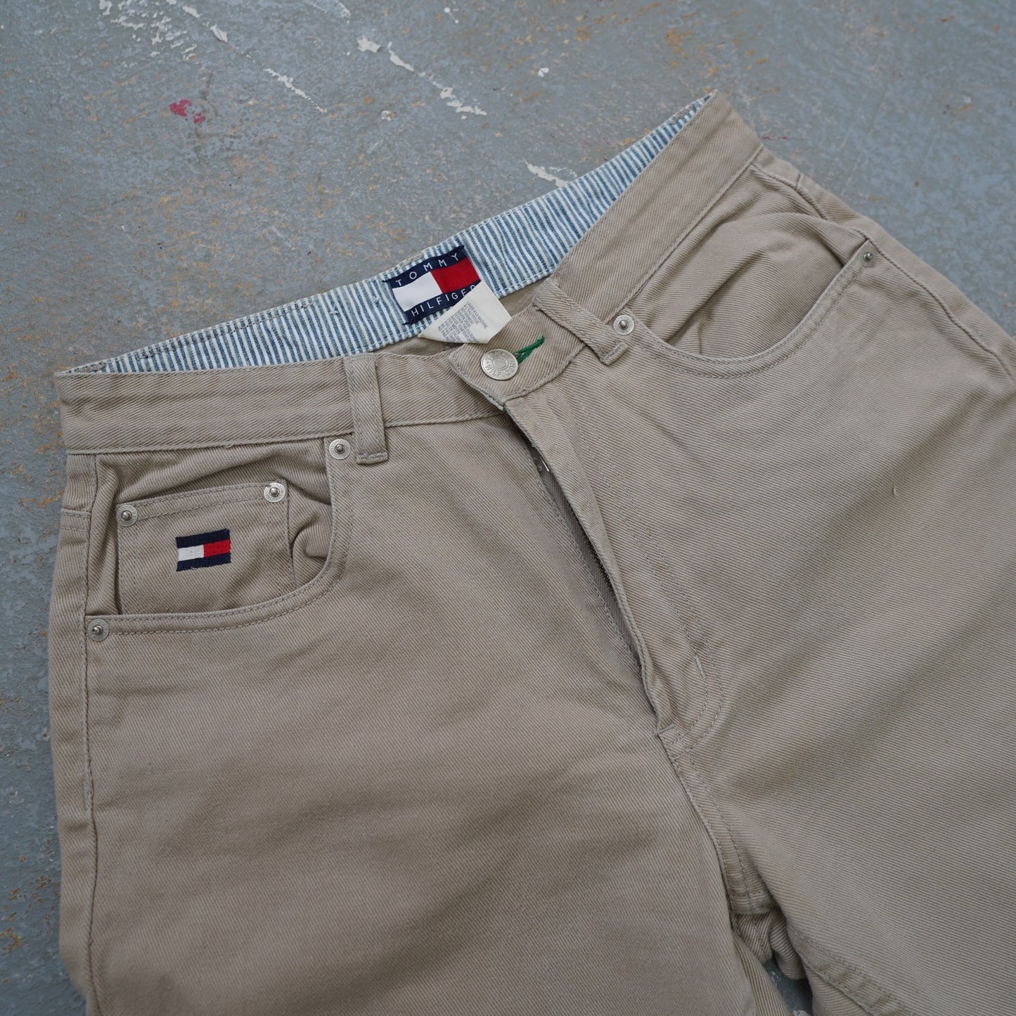 (Women's 6 26x30) Vintage Tommy Hilfiger Tan Jeans Big Flag Khaki Pants Y2K