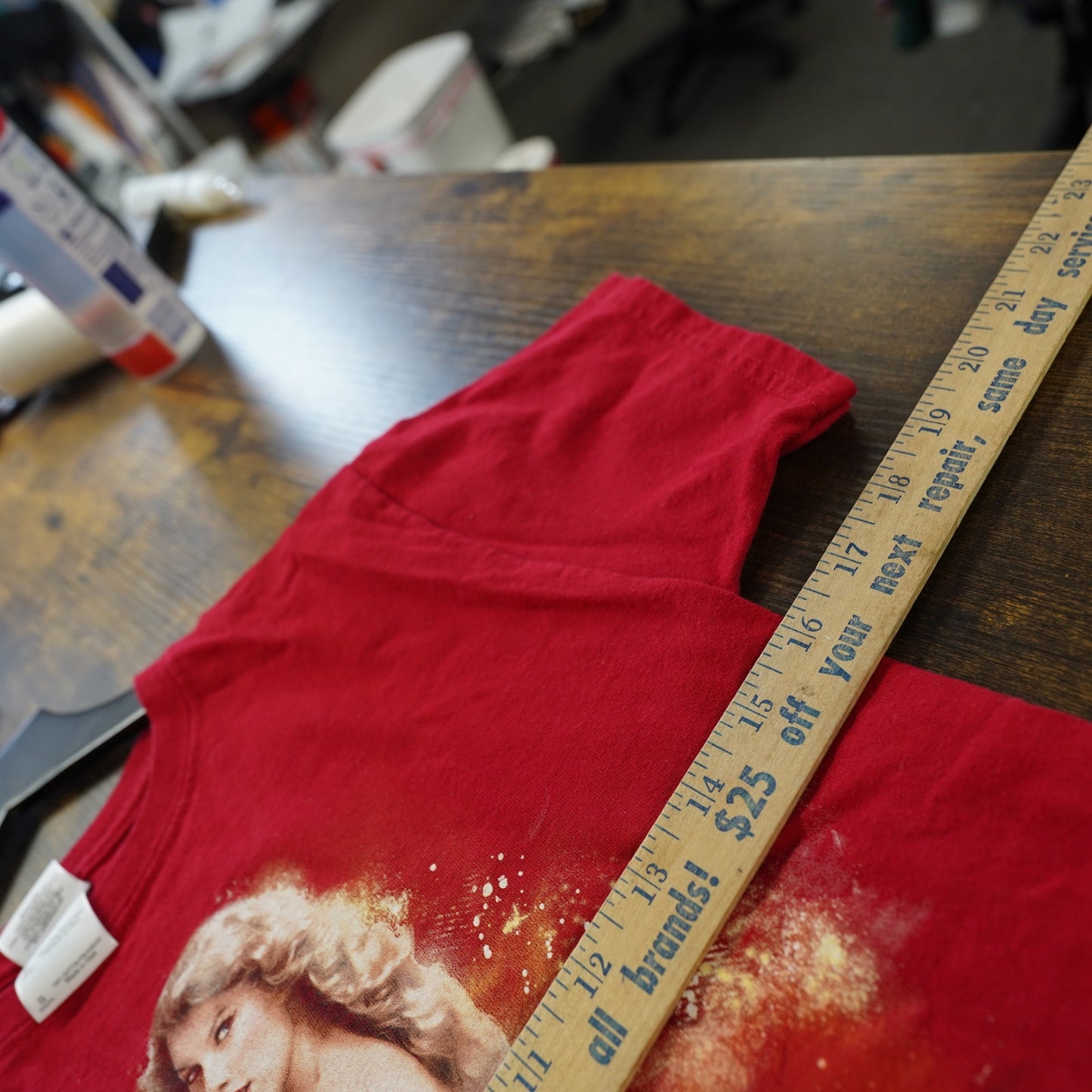 (Youth S) Taylor Swift 2011 Speak Now Tour Double-Sided Concert T-Shirt Youth Small Red