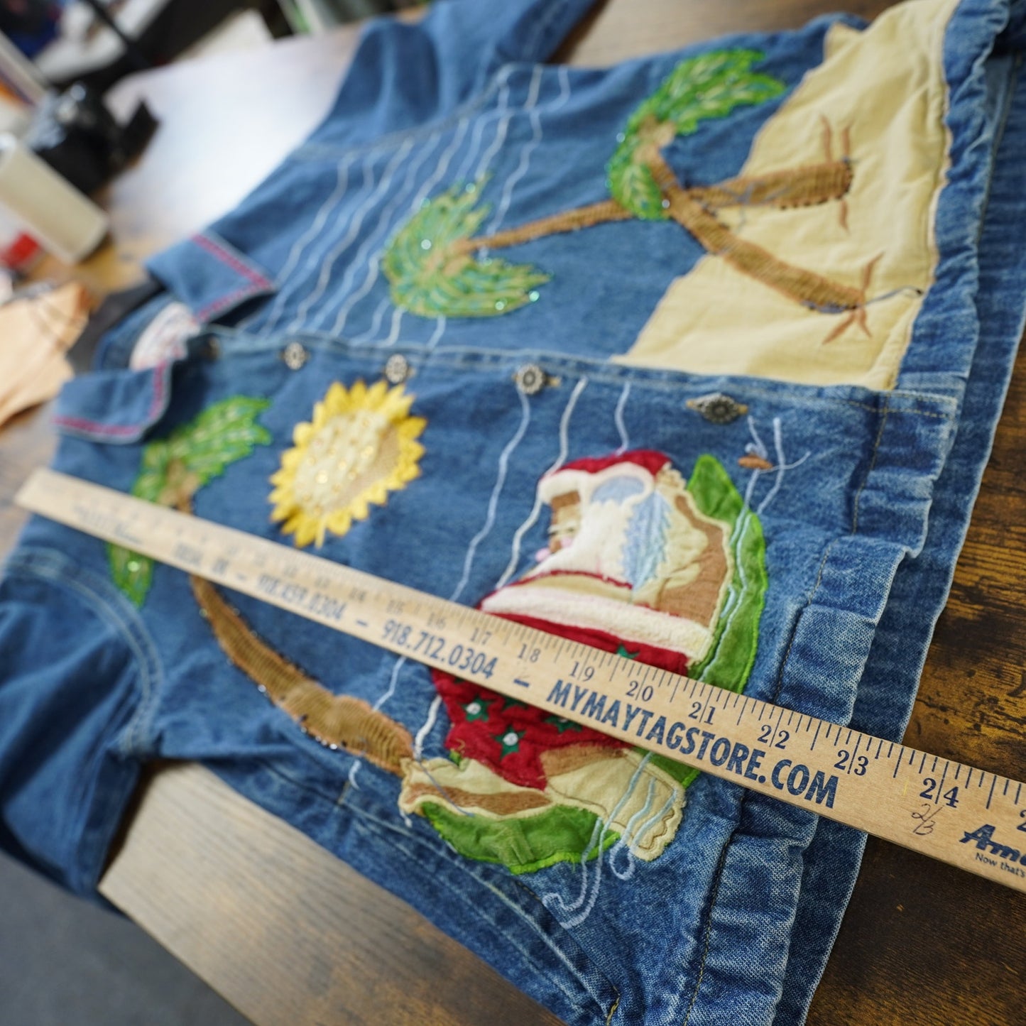 (S) Vintage Christmas Embroidered Santa Denim Jacket Tropical Women's S Tantrums