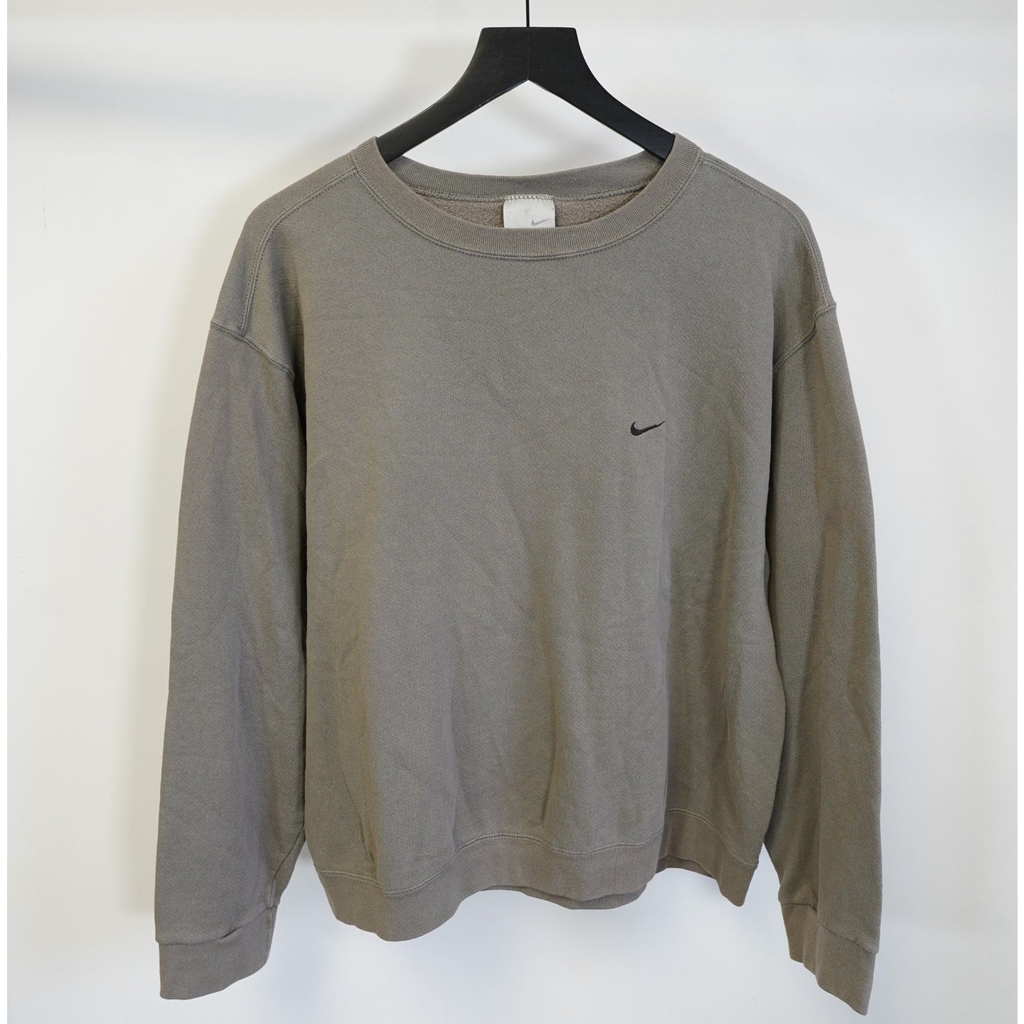(L) Vintage Nike Y2K Essential Sweatshirt Men's L Gray Brown Stitched 2000s Crewneck