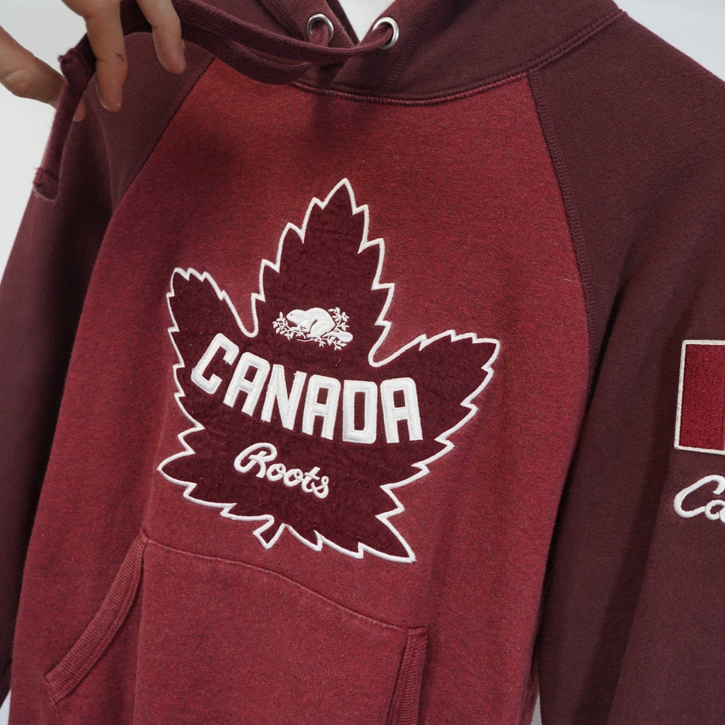 (XS) Roots Canada Raglan Sewn Hoodie Sweatshirt Women's XS Red Embroidered Patches