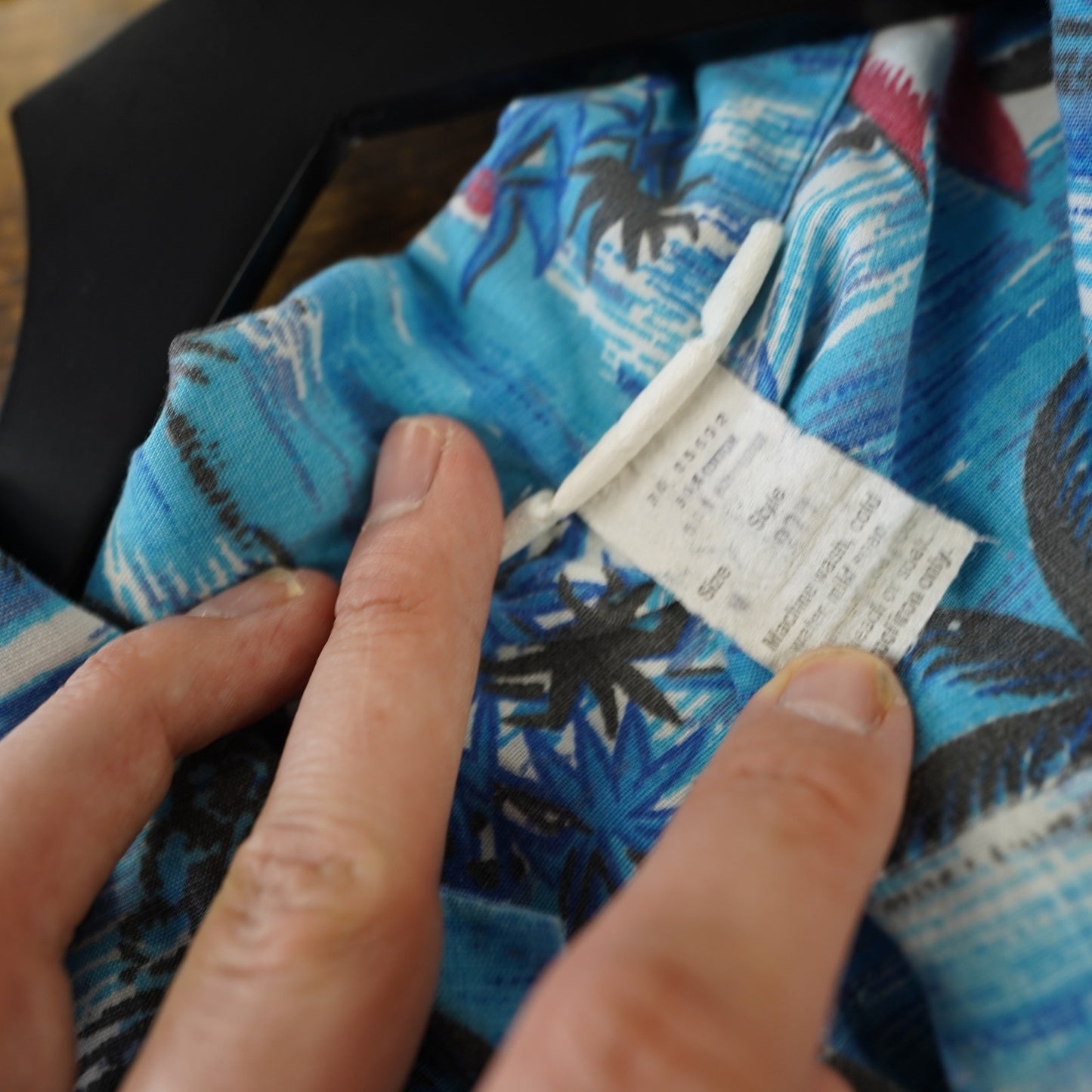 (M) Vintage 90s Hawaiian Shirt Men's M Floral Tropical Surf Made in Hawaii USA Blue