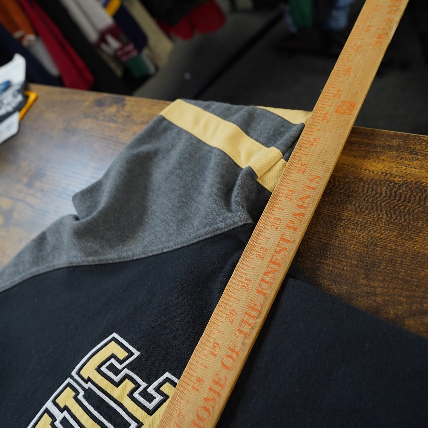 (L) Purdue Boiler Makers Embroidered Champion Sweatshirt Men's L Black Crewneck
