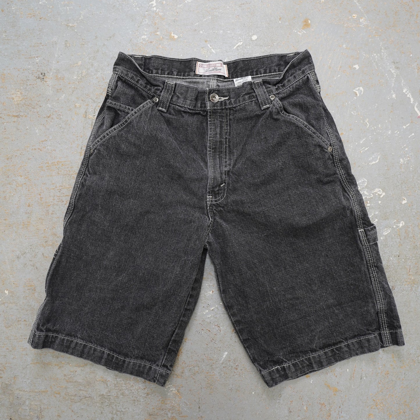 (Sz. 30) Vintage Levi's Strauss Y2K Baggy Denim Carpenter Shorts Men's Sz. 30 Black 2000s