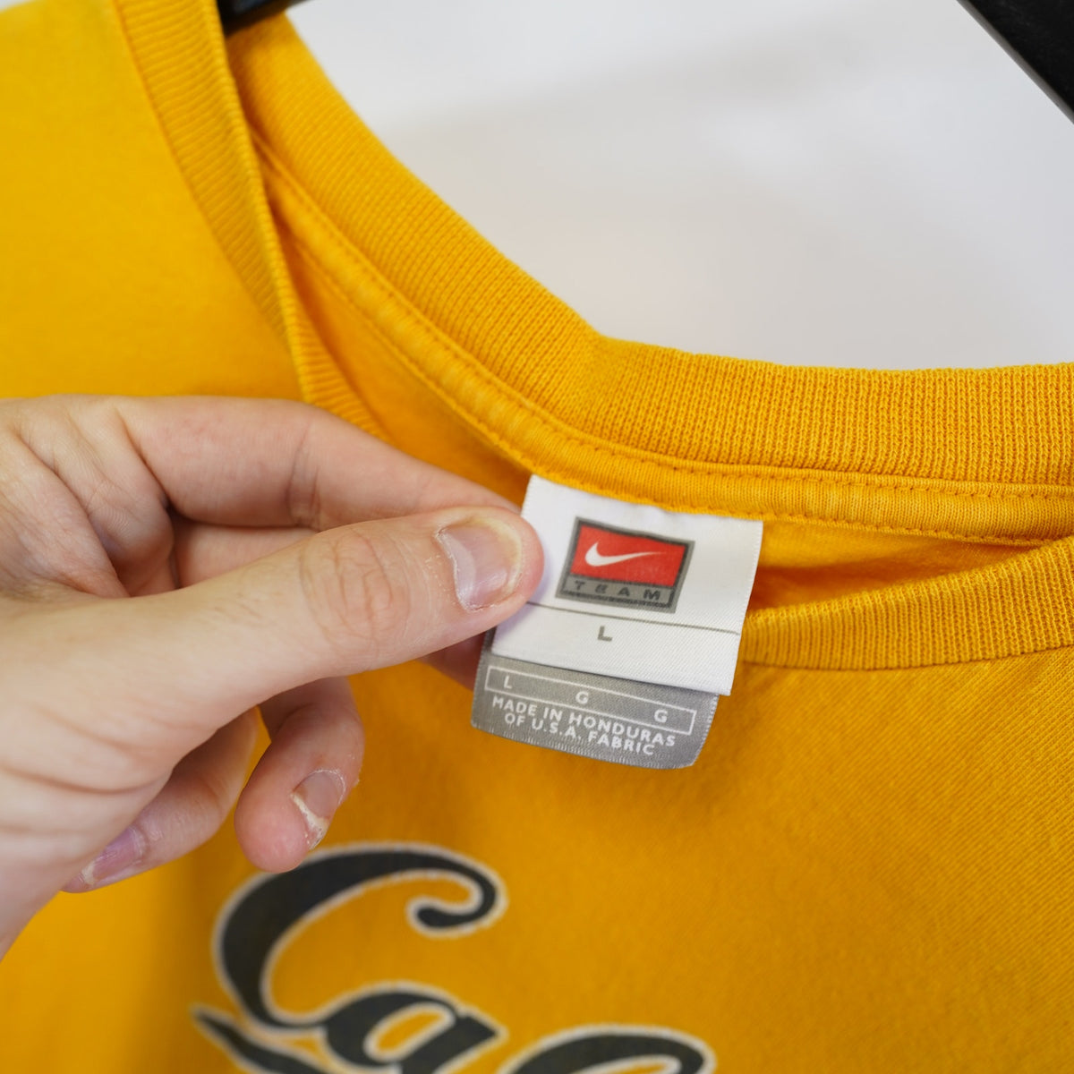 (L) University of California Berkley Nike Center Swoosh T-Shirt Men's L Yellow Cal