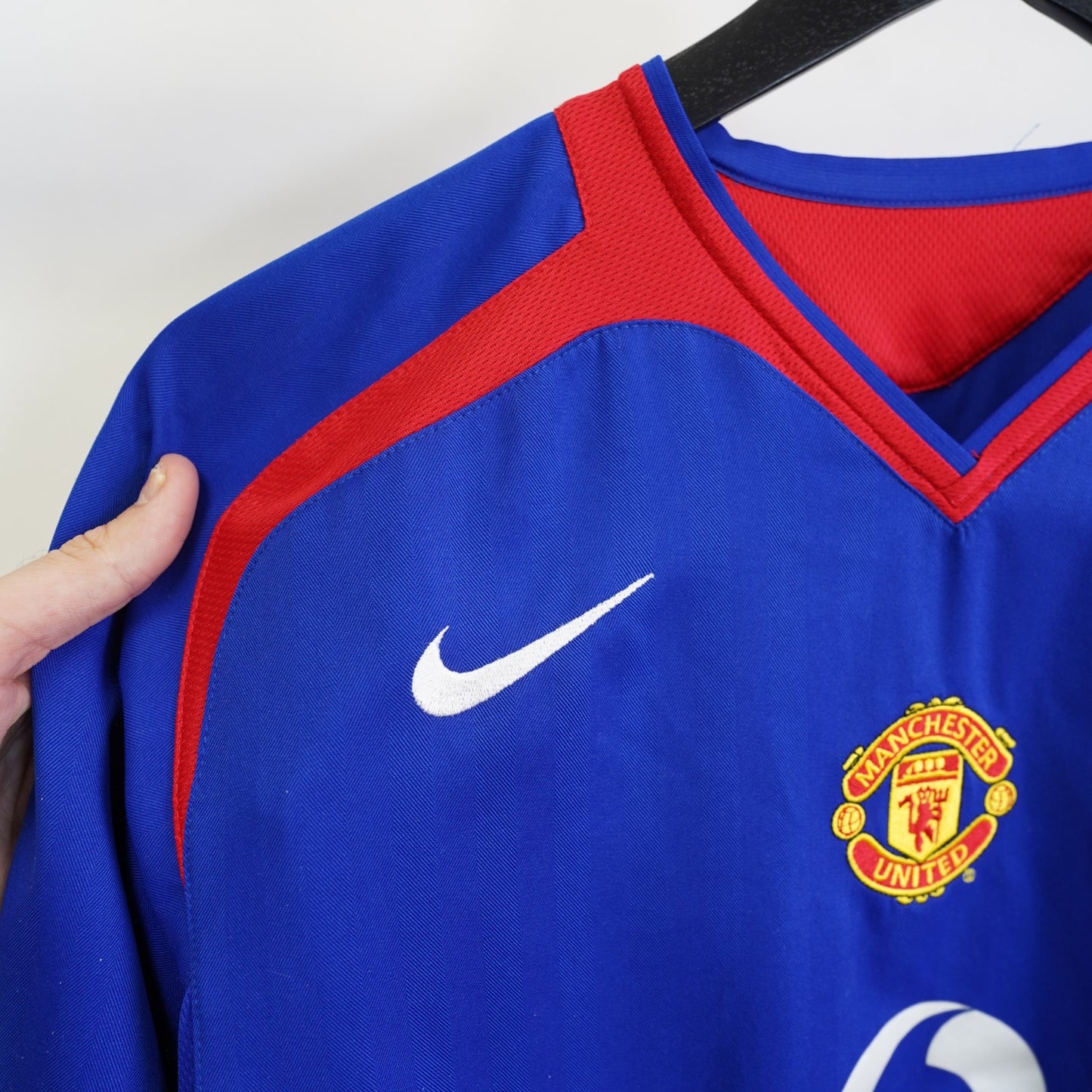 (M) Vintage Nike Manchester United 2005–06 Away Soccer Jersey Men's M Blue Total 90