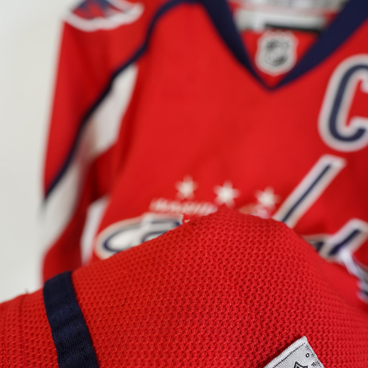 (Boys M) Reebok Washington Capitals Alex Ovechkin's Hockey Jersey Boys S/M Youth Red Sewn