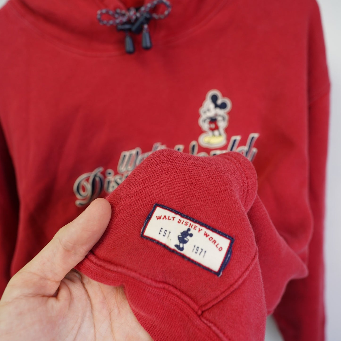 (M) Vintage Walt Disney World Mickey Mouse Embroidered Hoodie Men's M Red Sewn Retro