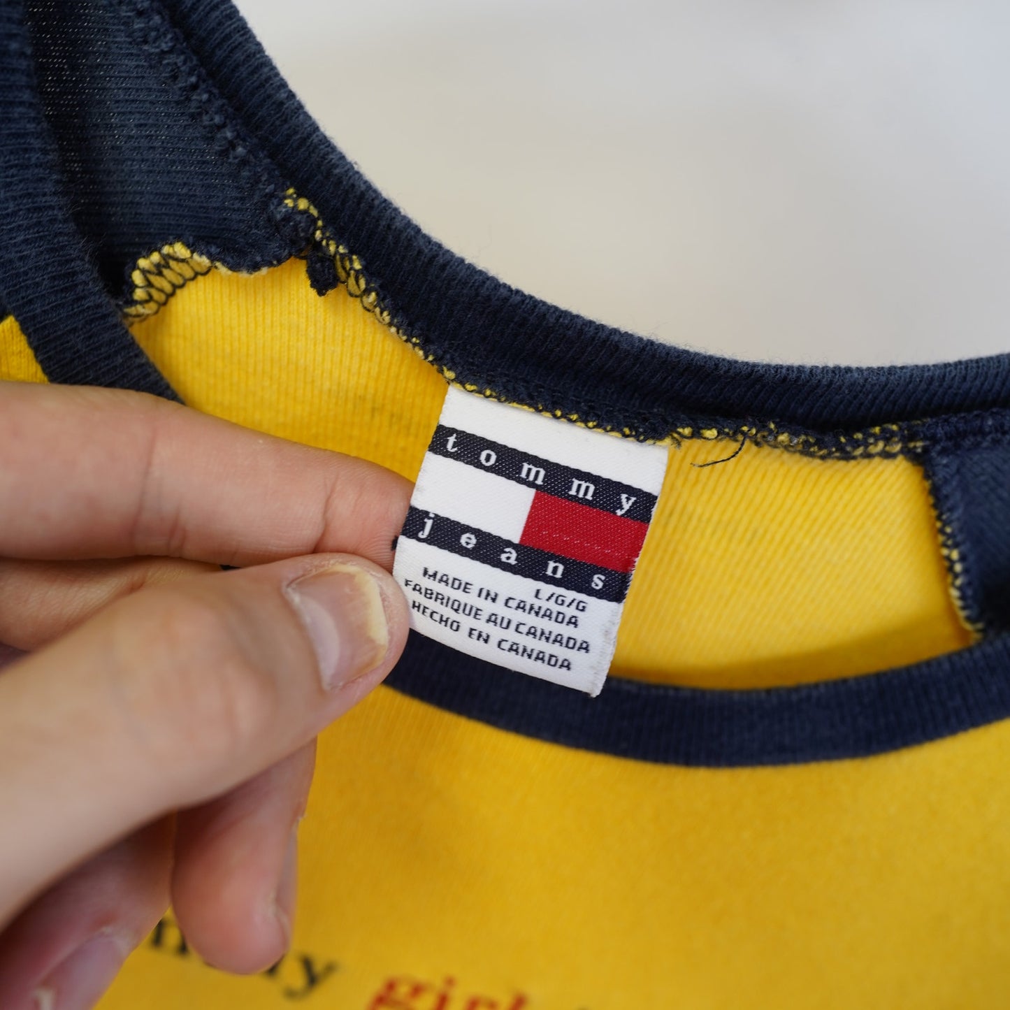 (Women's L) Vintage Tommy Girl Jeans Yellow T-Shirt Y2K Women's L Yellow 2000s 90s
