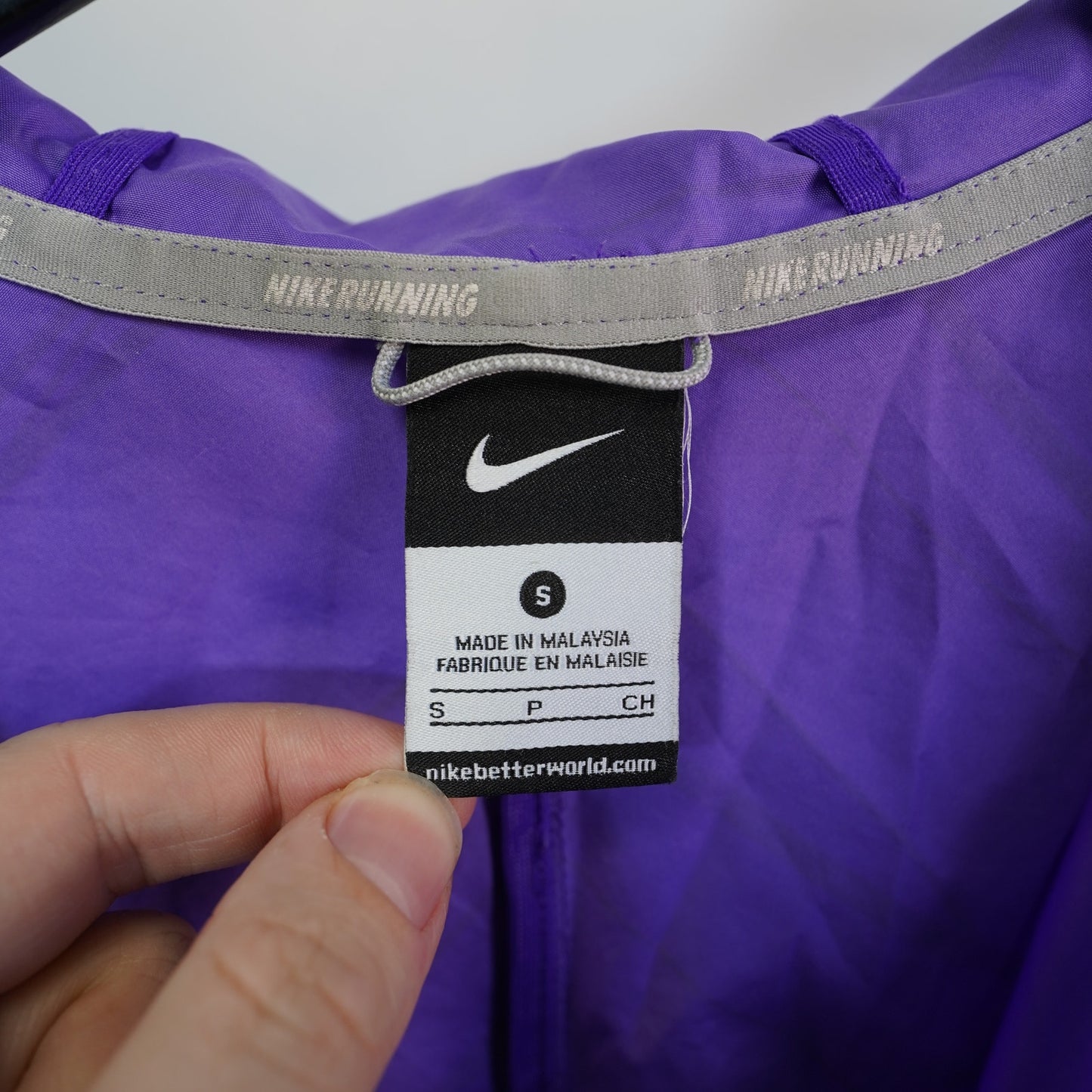 (S) Nike Running Light Windbreaker Men's S Purple Hooded Luke's Locker Jacket