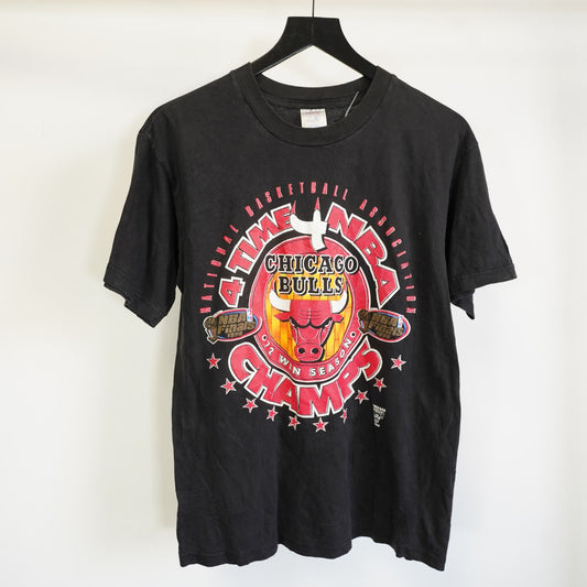 (M) Vintage Chicago Bulls Logo 7 1996 World Champs T-Shirt Men's M Black