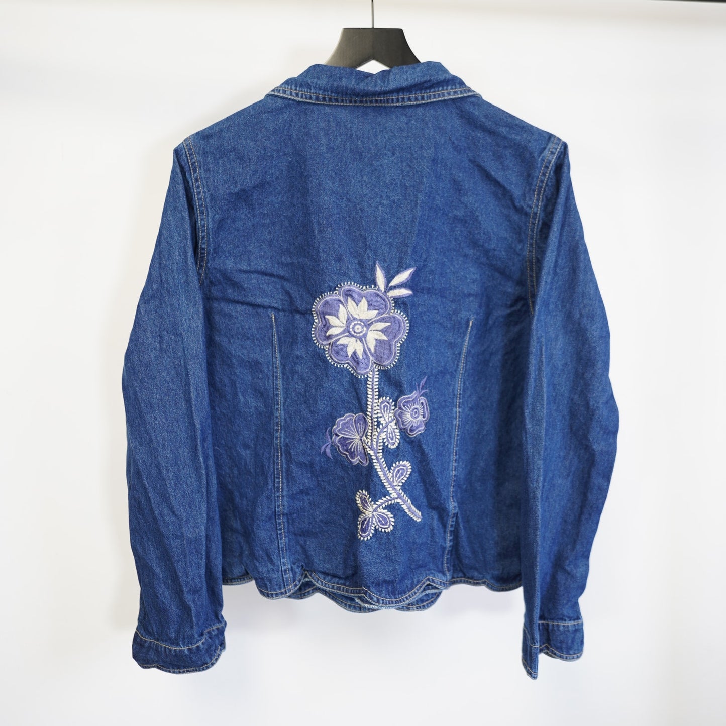 (Women's L) Vintage Floral Embroidered Denim Jacket Women's L Boho Y2K Cottage Flower Blue