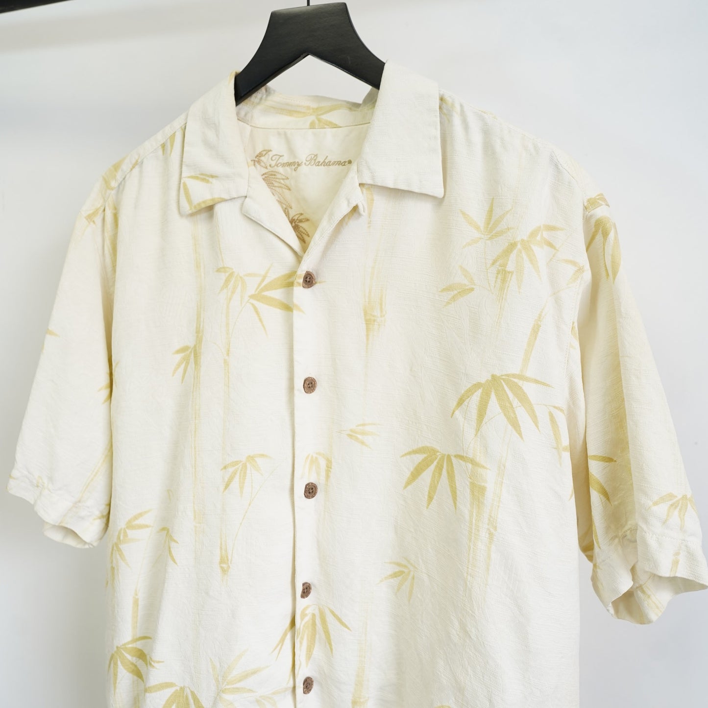 (M) Vintage Tommy Bahama 100% Silk Hawaiian Shirt Men's M Bamboo Cream Tropical