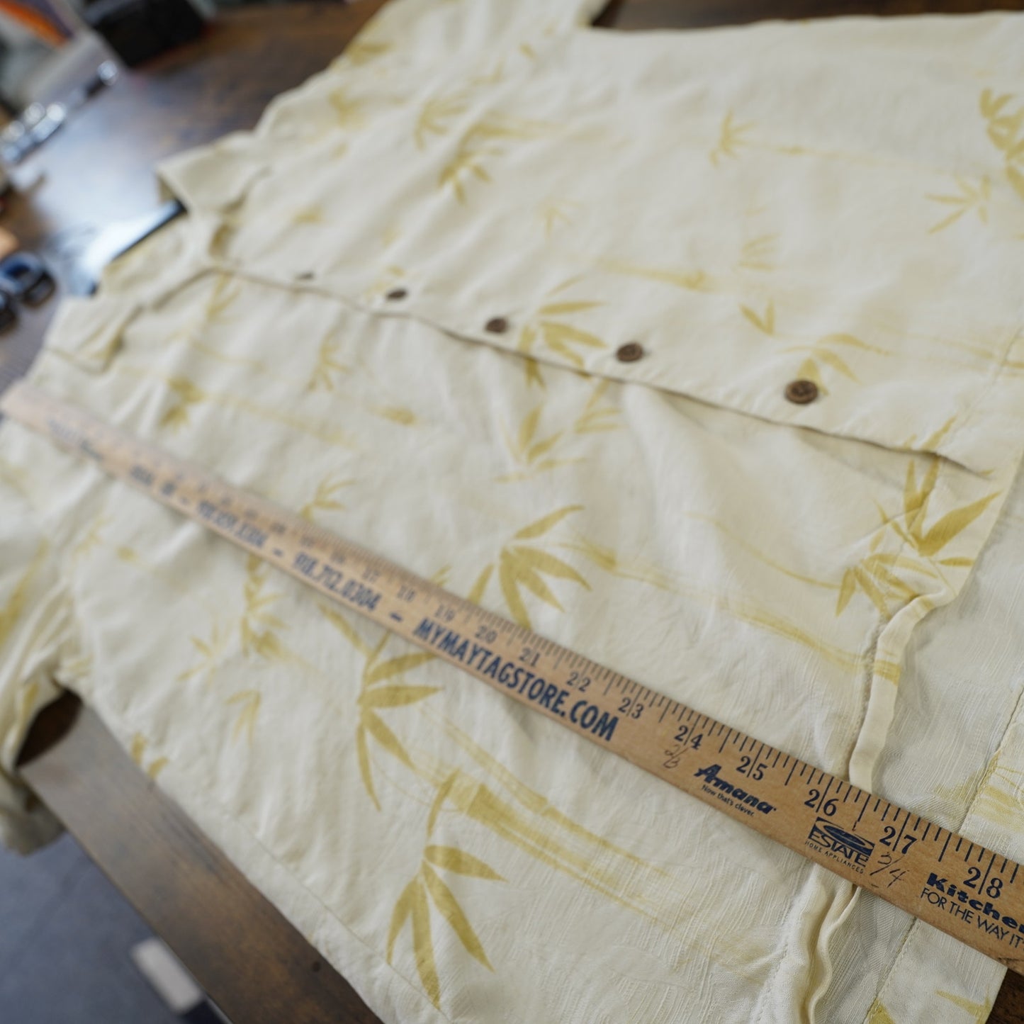 (M) Vintage Tommy Bahama 100% Silk Hawaiian Shirt Men's M Bamboo Cream Tropical