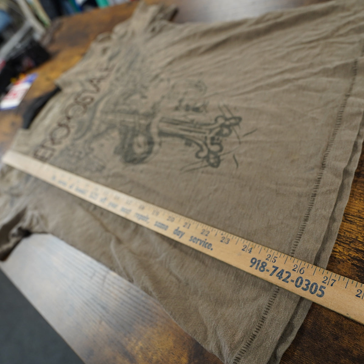 (S) Vintage Aeropostale Y2K Cross Eagle Emo T-Shirt Men's S Tan Brown 2000s