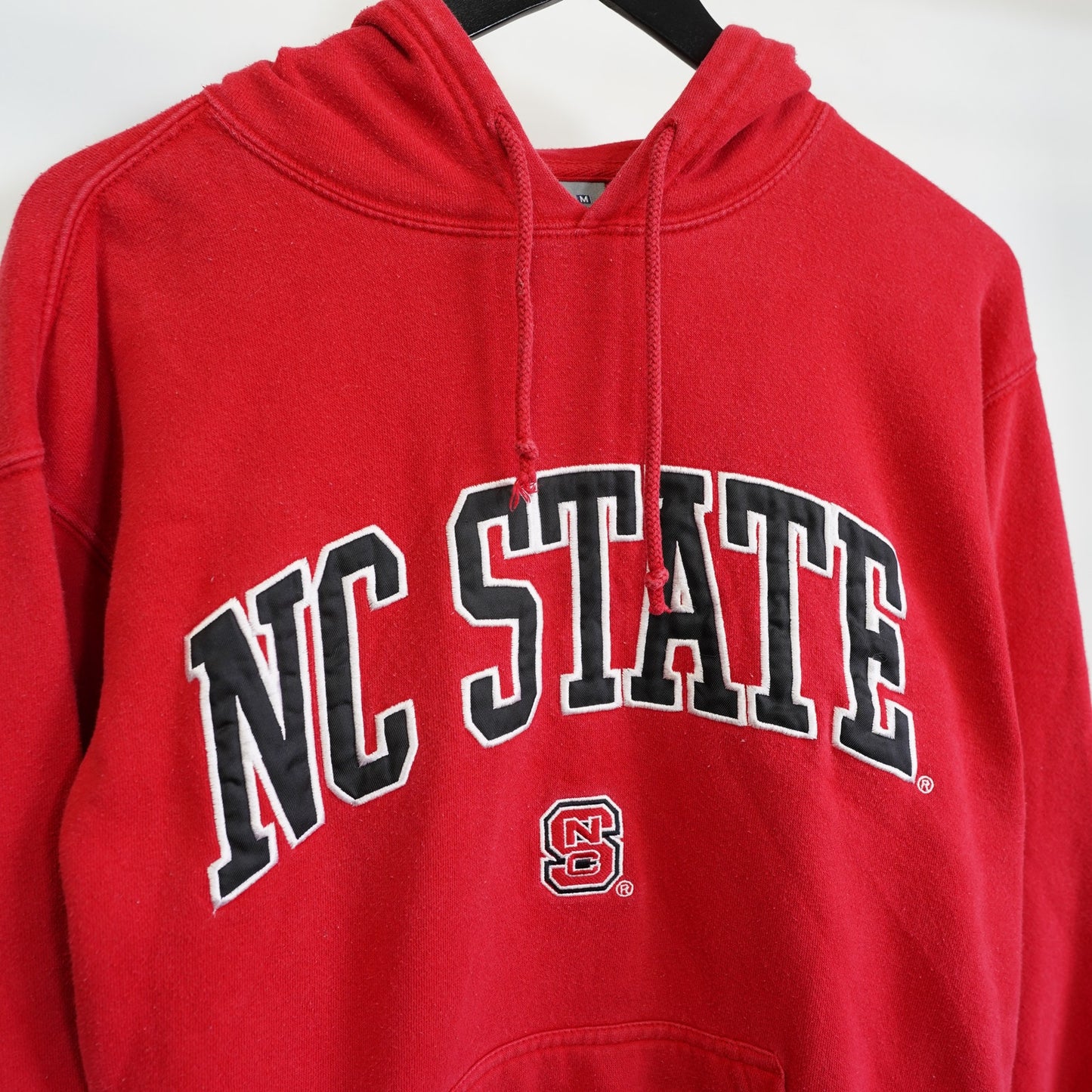 (M) Vintage NC State Wolfpack Sewn Hoodie Men's M Red J. America Embroidered