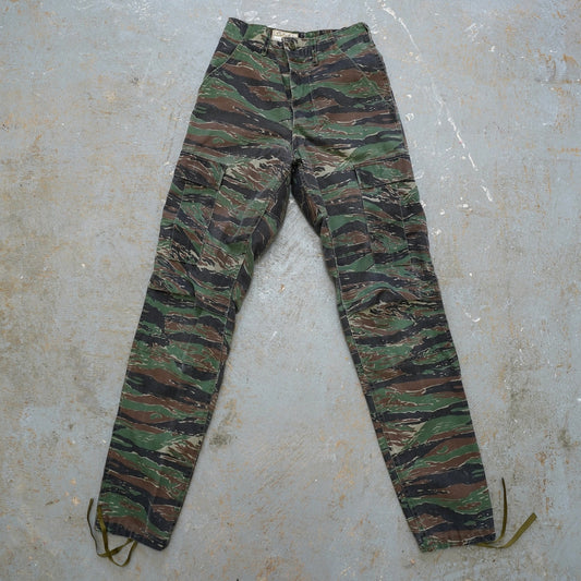 (27x32) Vintage Cabela's Tiger Jungle Camo Cargo Pants Size 27x32 Hunting 90s Workwear