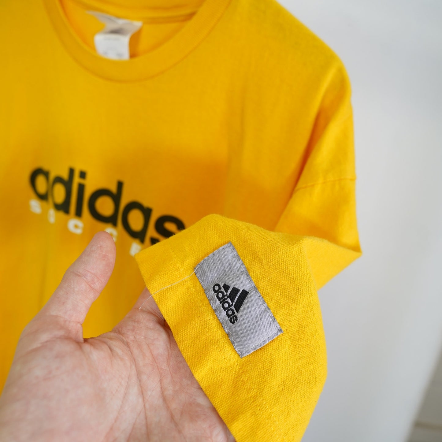 (L) Vintage Adidas Soccer Y2K Yellow T-Shirt Men's L 2000s World Cup
