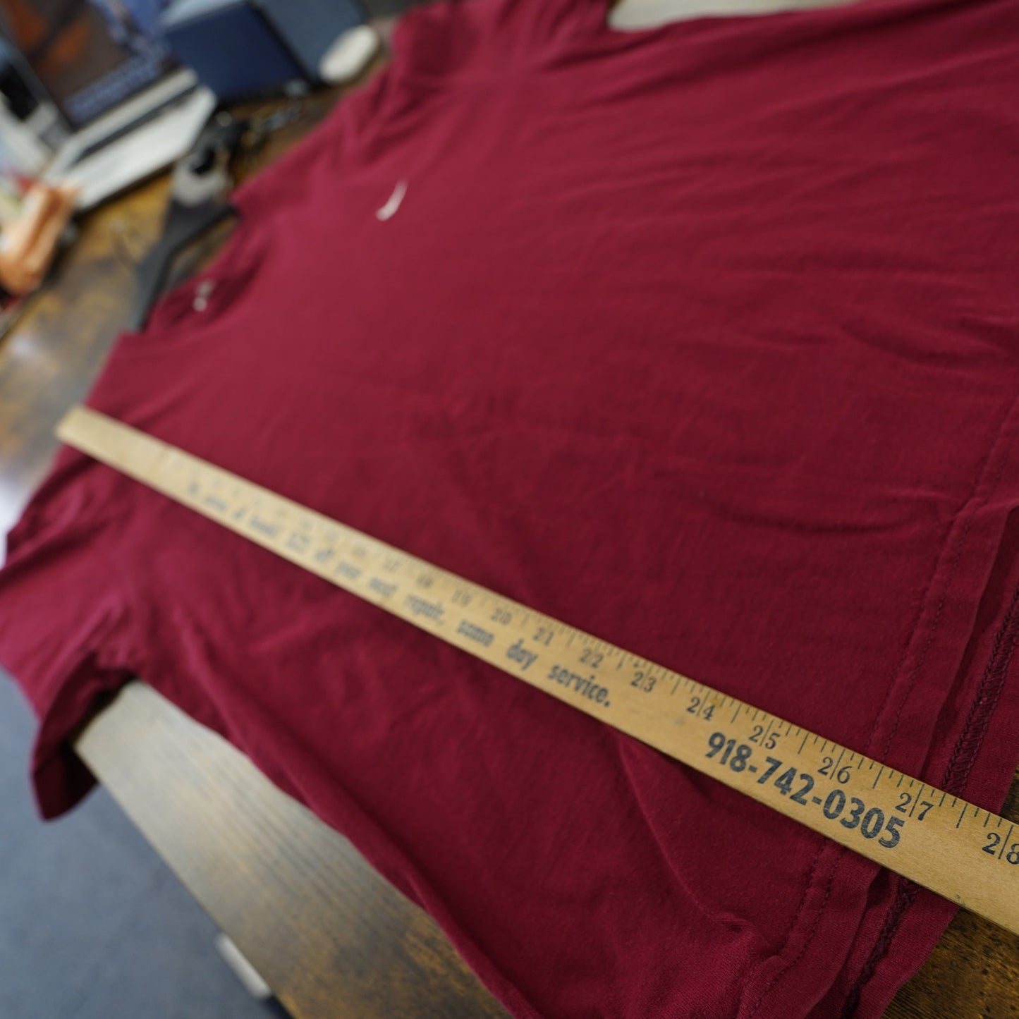 (L) Vintage Nike Y2K Essential Sewn Swoosh Logo T-Shirt Men's L Maroon Basic 2000s