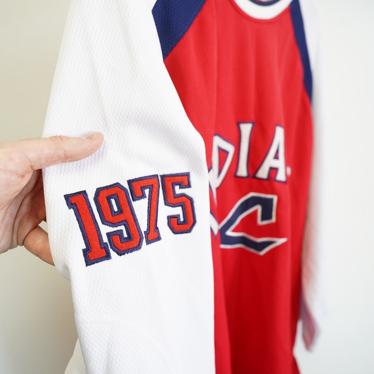 (XL) Cleveland Indians Cooperstown Collection 1975 Baseball Jersey Men's XL Red Sewn