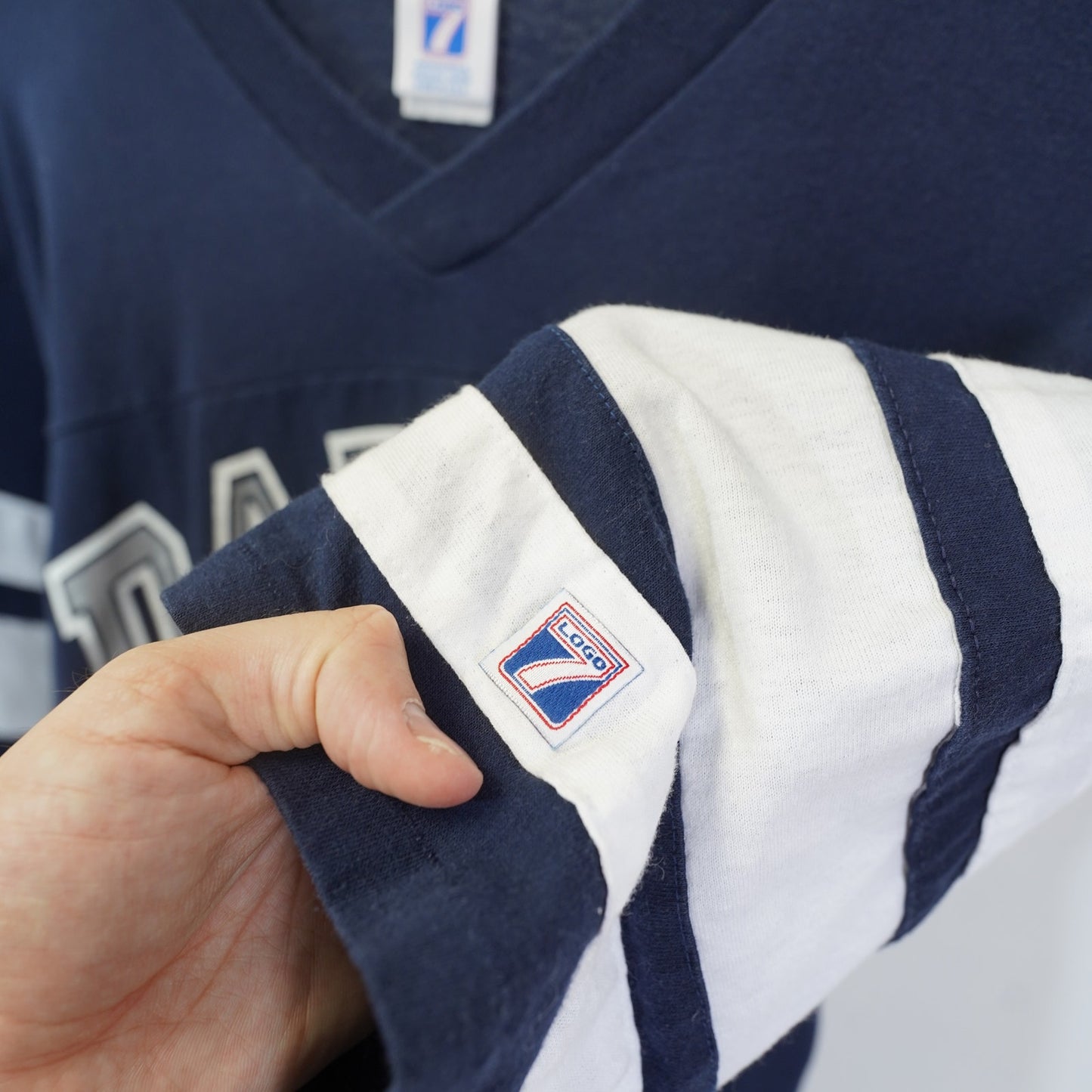 (L) Vintage Dallas Cowboys Logo 7 Jersey T-Shirt Men's L Navy Blue 90s Retro V-Neck