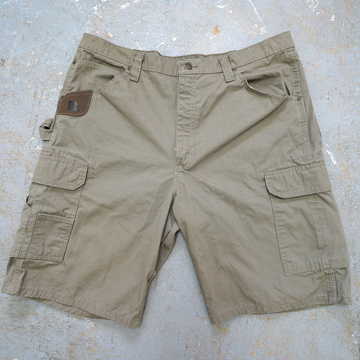(Sz. 40) Wrangler Riggs Cargo Shorts Men's Sz. 40 Utility Workwear Beige Tan