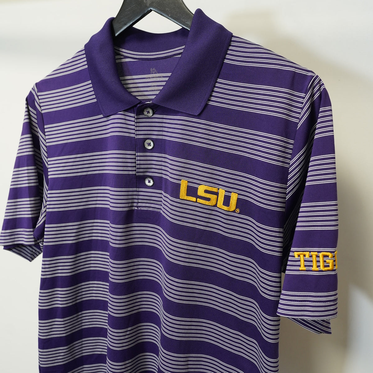 (M) LSU Tigers Embroidered Striped Performance Polo Shirt Mens M Purple White NCAA