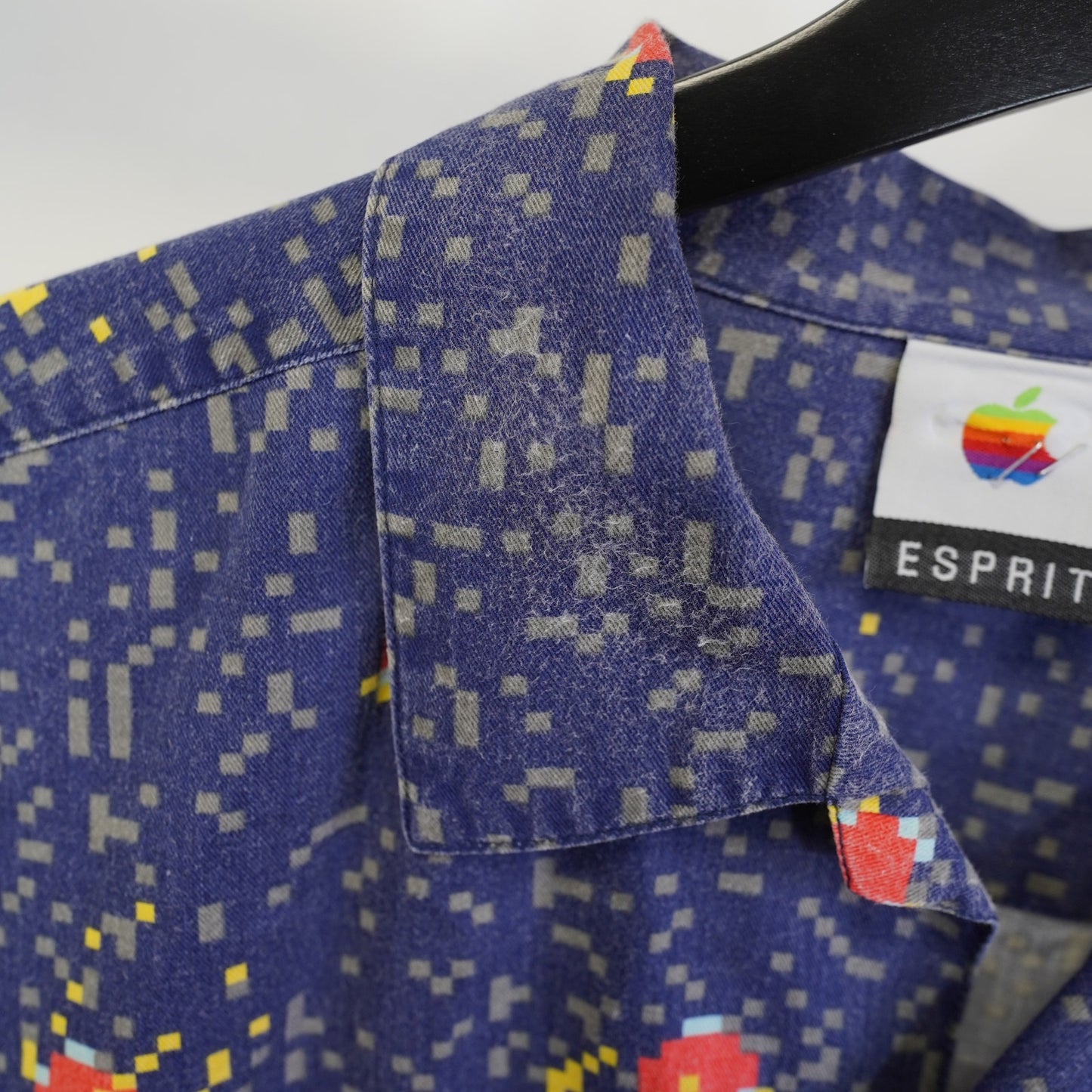 (XL/XXL) Vintage 90s Apple Computer Power Up Macintosh 8-Bit Space Button Up Mens XL Tech