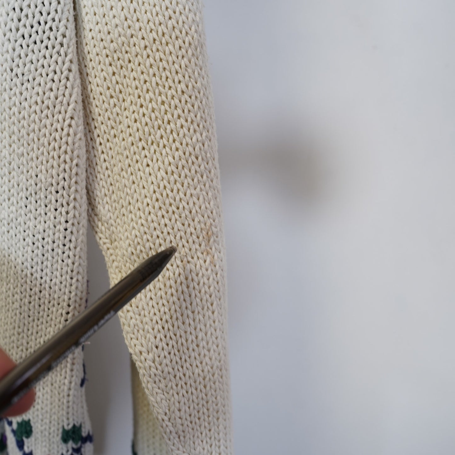 (Women's M) Vintage Northern Isles Floral Hand Knit Sweater Women's M Cottage Flower 90s