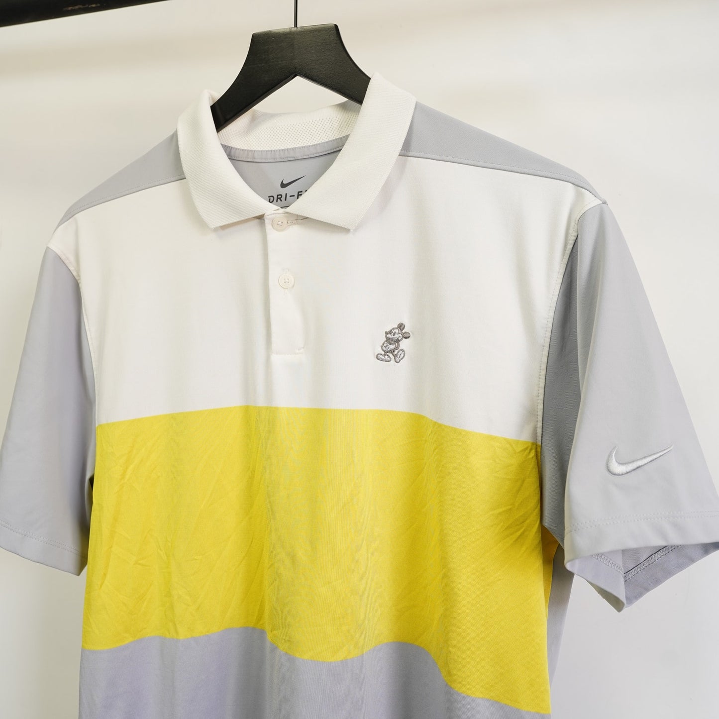 (M) Nike Mickey Mouse Disney Dri-Fit Golf Performance Polo Men's M Striped Yellow