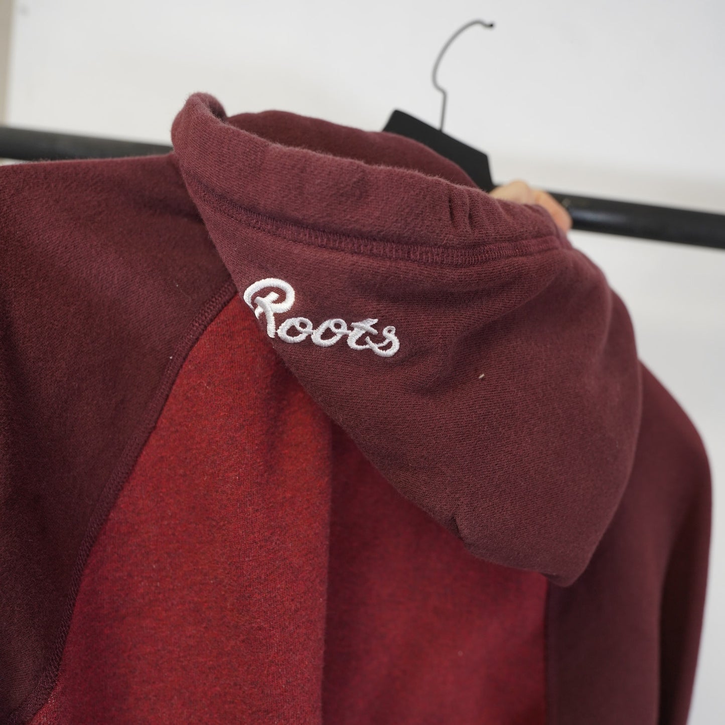 (XS) Roots Canada Raglan Sewn Hoodie Sweatshirt Women's XS Red Embroidered Patches