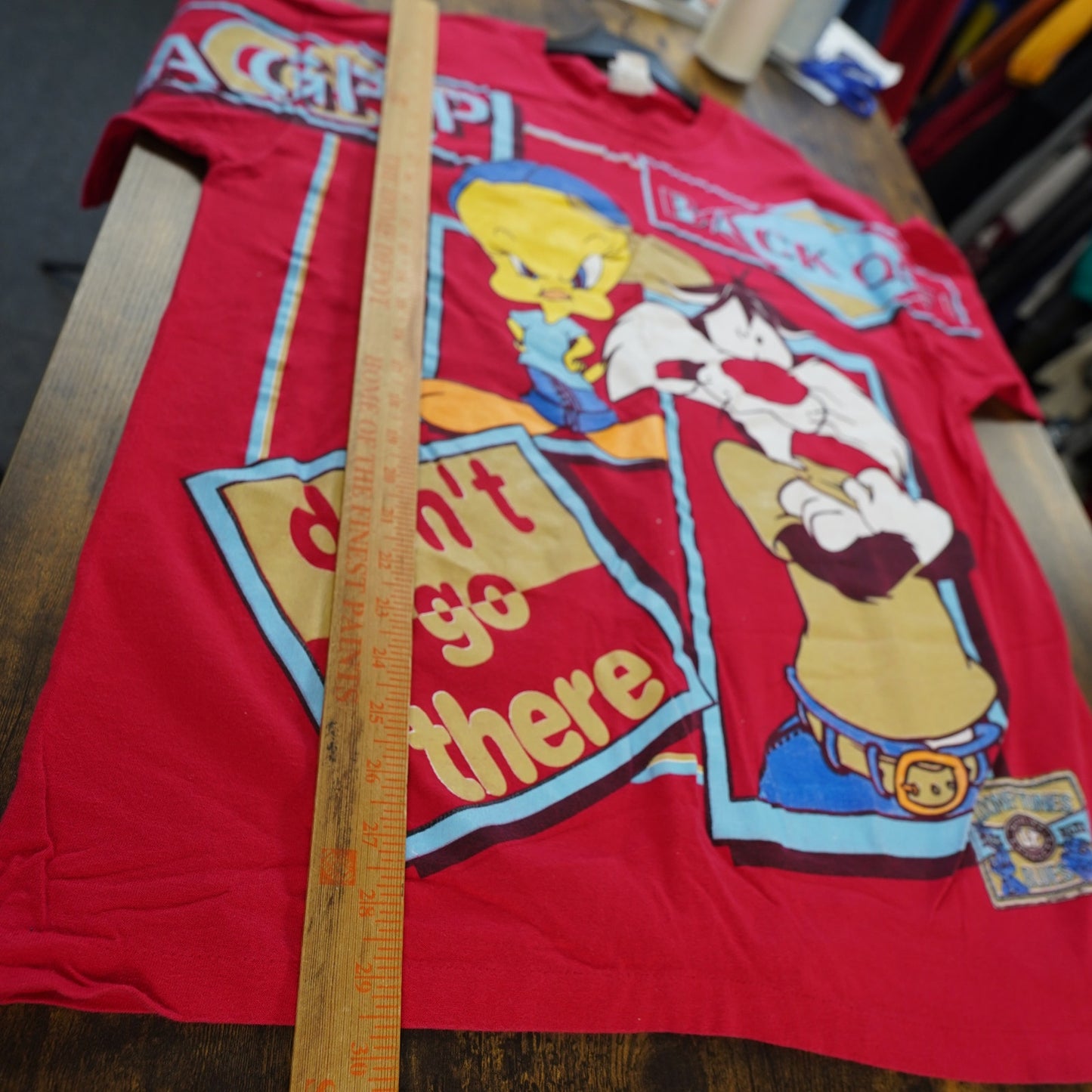 (XL) Vintage Tweety & Sylvester Looney Tunes  T-Shirt Men's XL Red AOP 90s Single