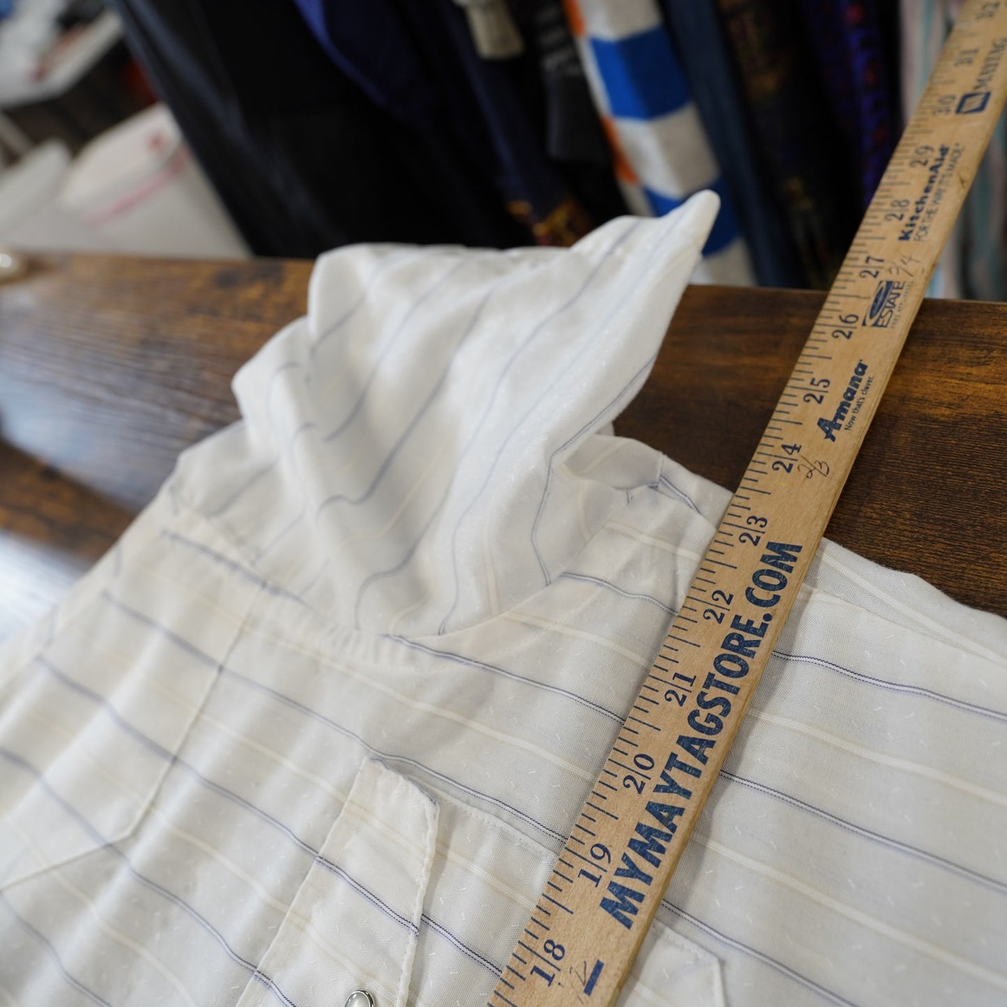 (XL) Vintage Wrangler Western Pearl Snap Button Up Striped Men's XL White X-Long Tail