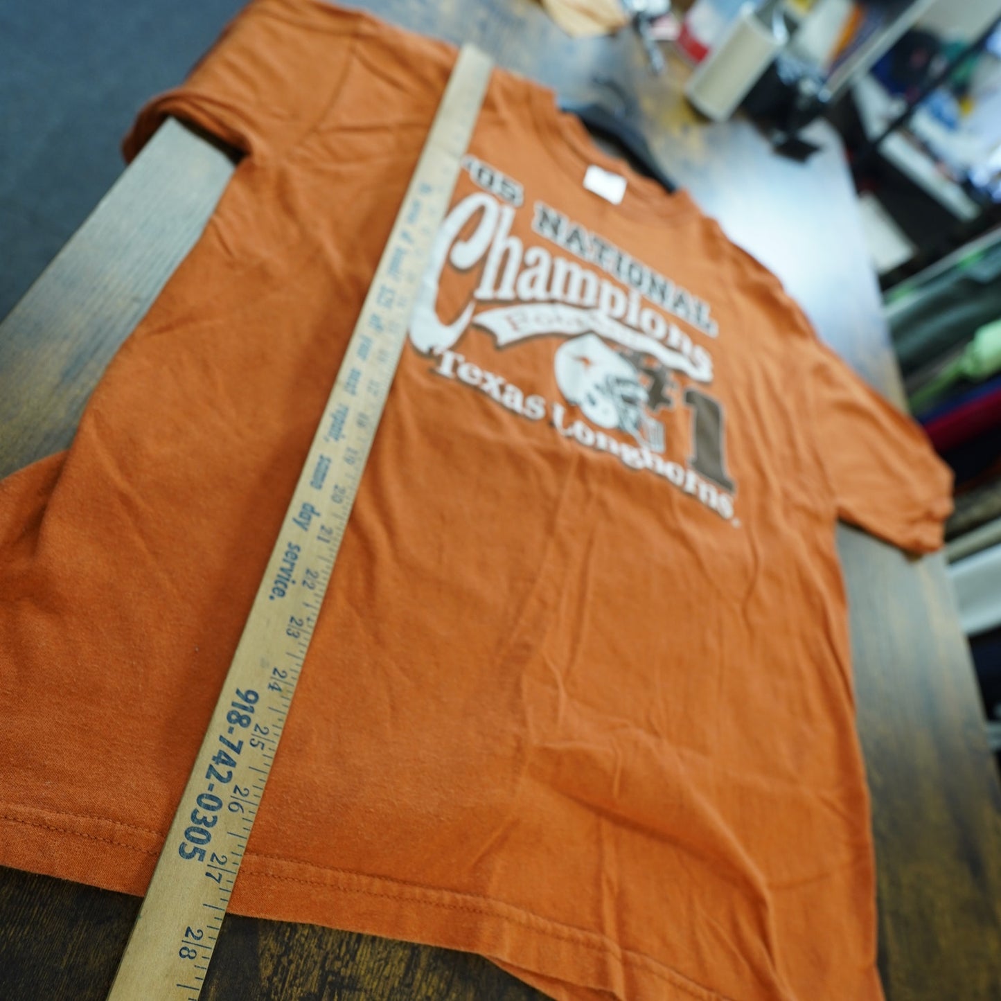 (L) University of Texas Longhorns 2005 National Champions T-Shirt Men's L Orange UT