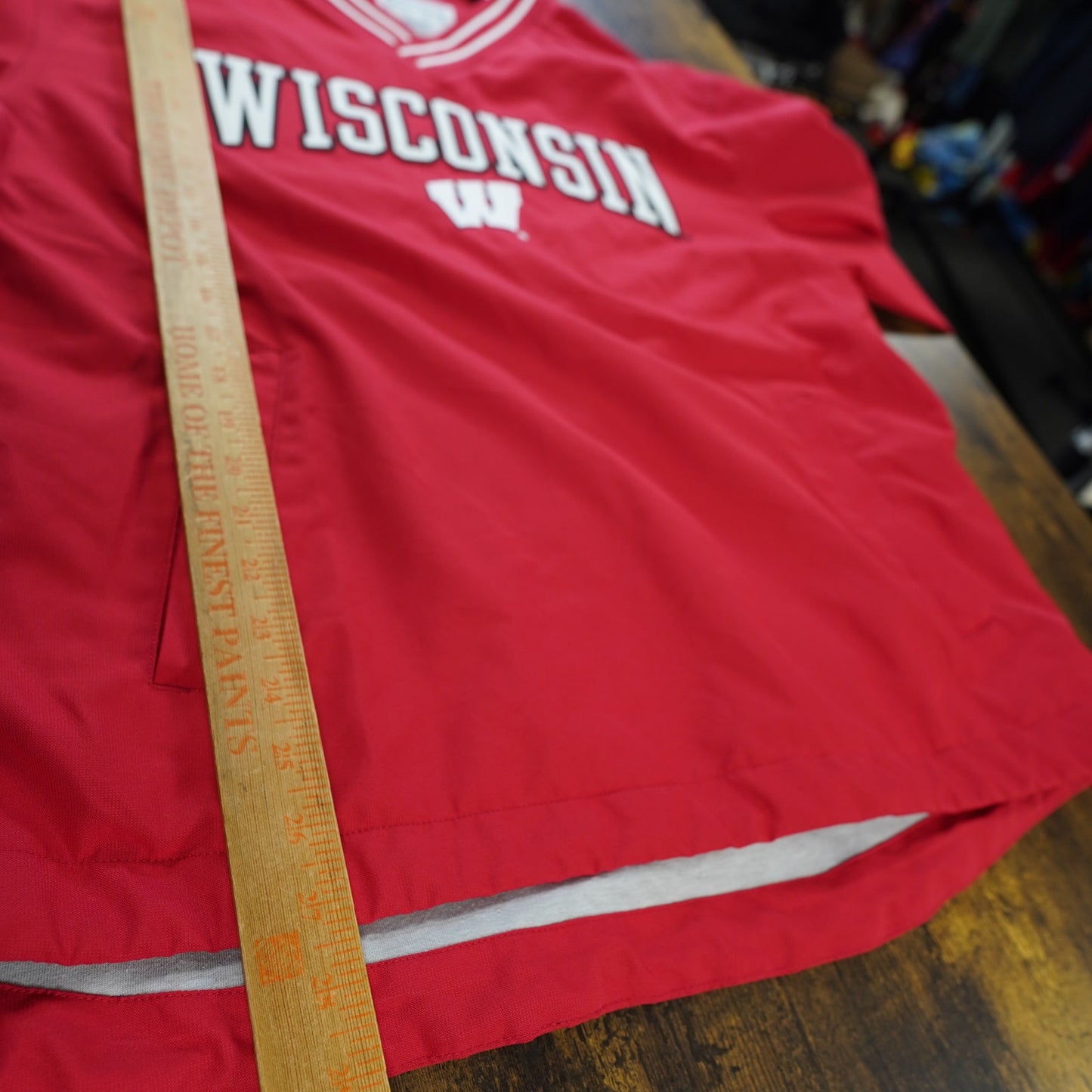 (M) Wisconsin Badgers Champion Embroidered Pullover Windbreaker Jacket Men's M Red