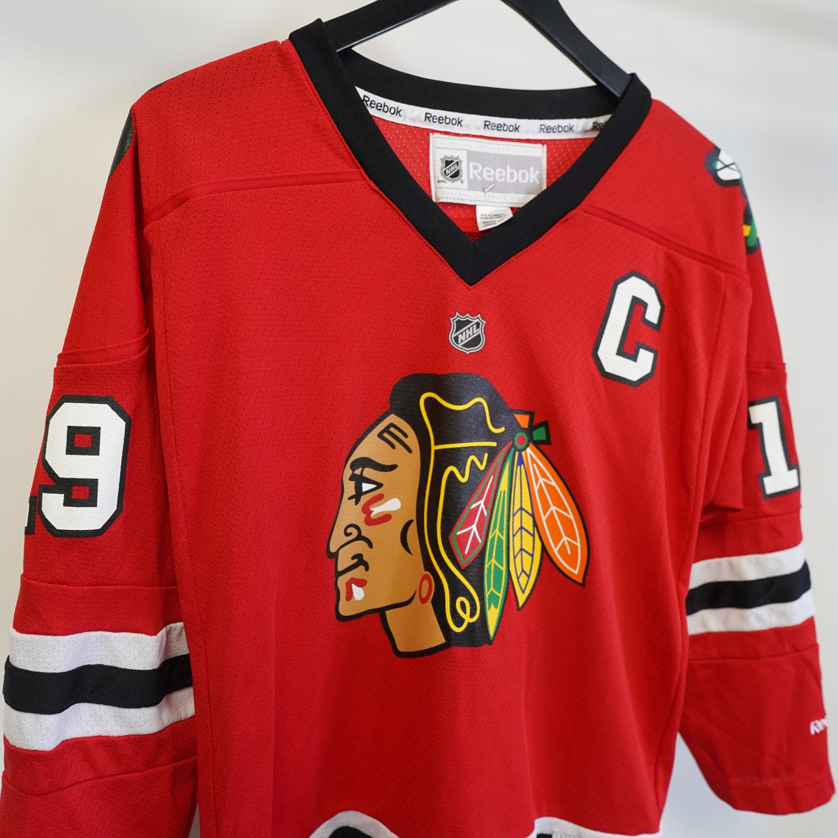 (Boys L/XL) Chicago Blackhawks Jonathan Toews Reebok NHL Hockey Jersey Boys L/XL Red Kids
