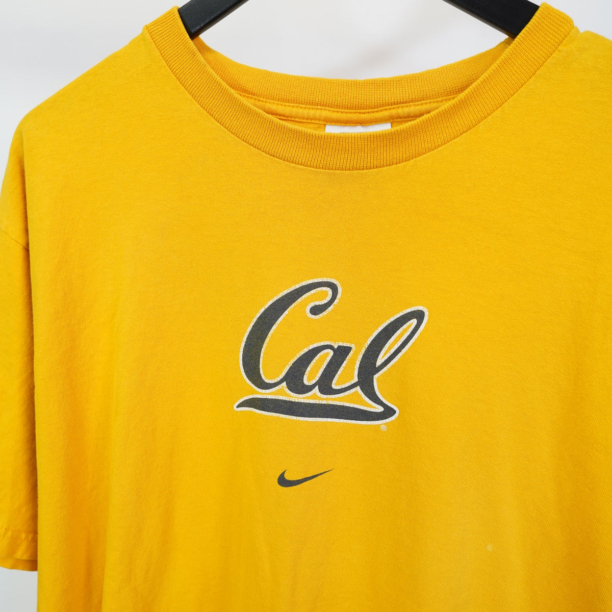 (L) University of California Berkley Nike Center Swoosh T-Shirt Men's L Yellow Cal